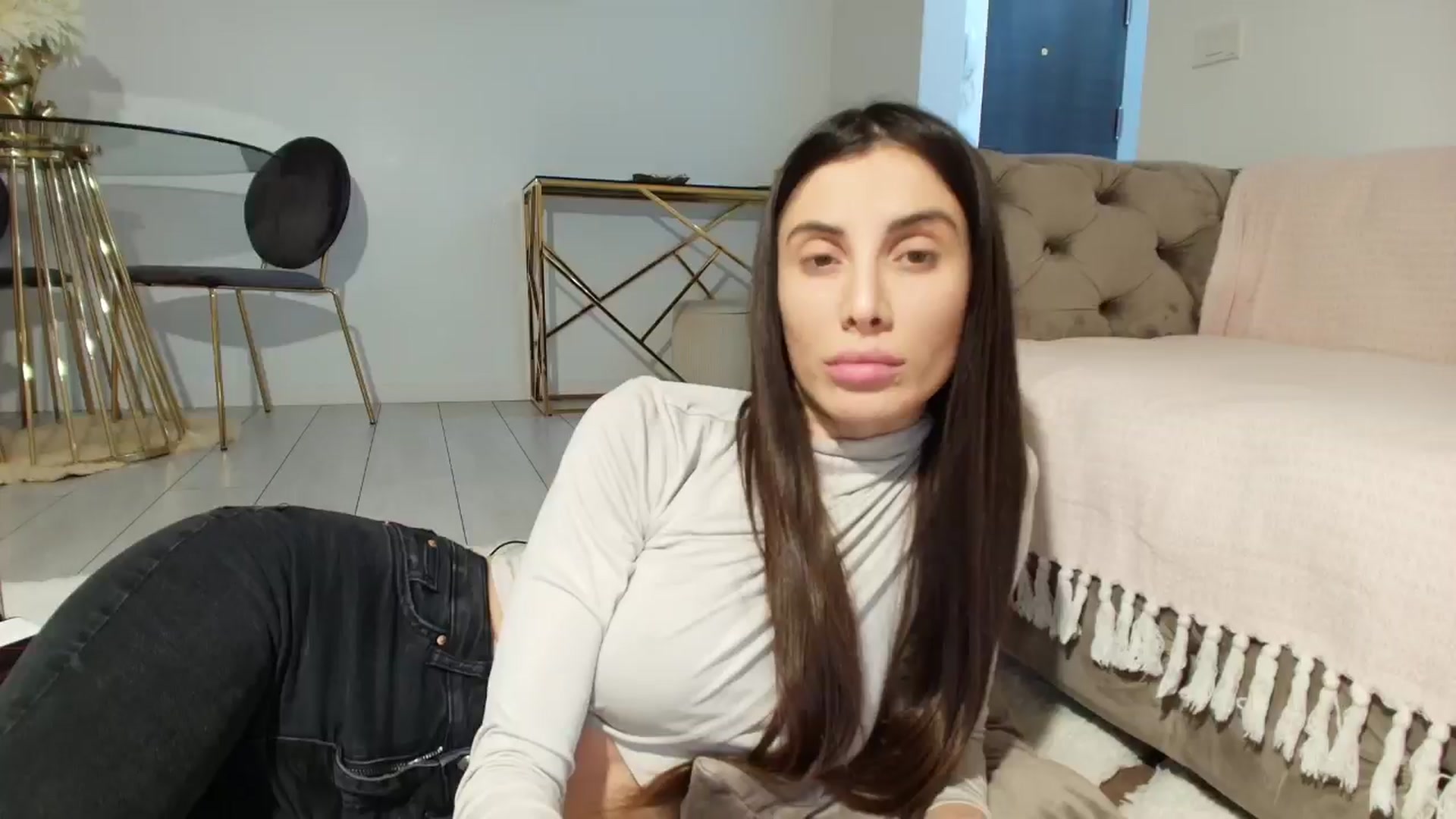 Gallery image thumbnail from Anne_Marieee's myfreecams stream on, 12/30/2025, 23:14 image 14 of 20
