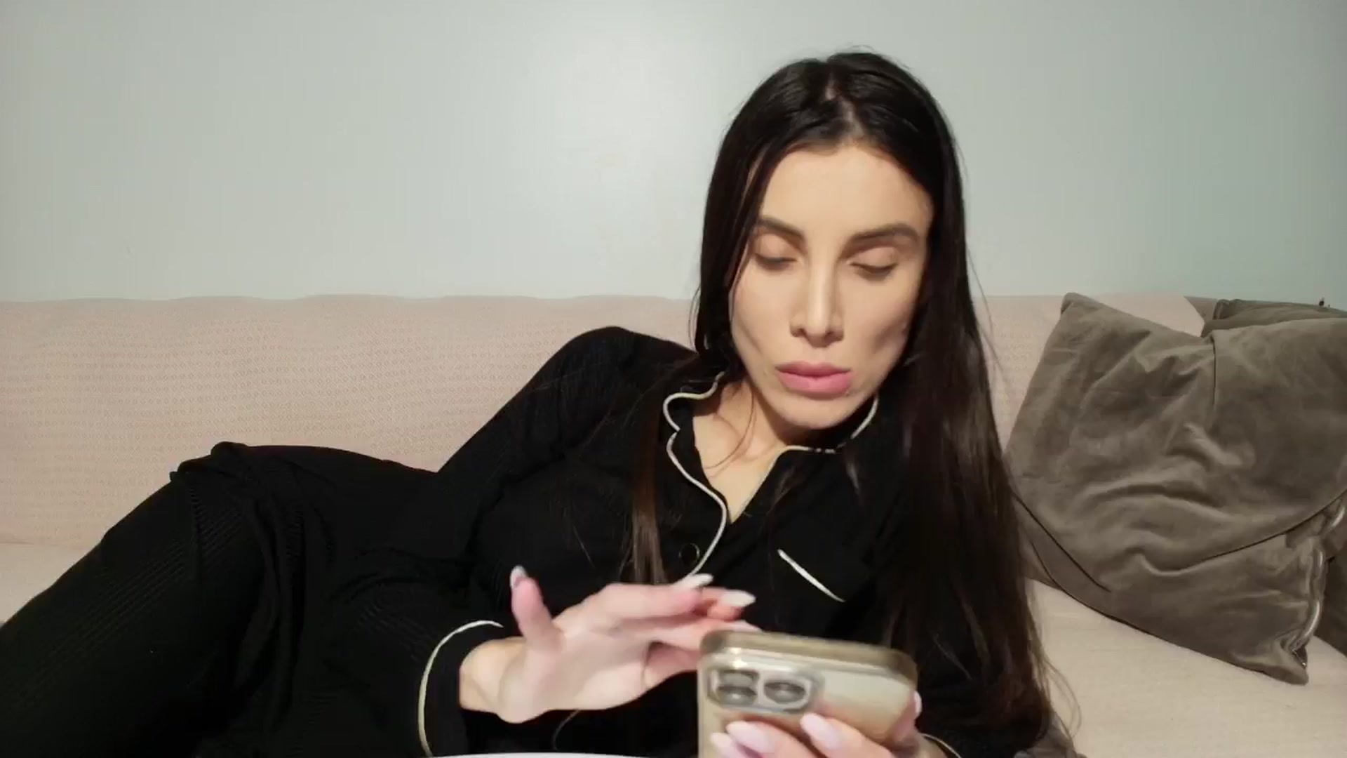 Gallery image thumbnail from Anne_Marieee's myfreecams stream on, 12/31/2025, 14:24 image 6 of 20