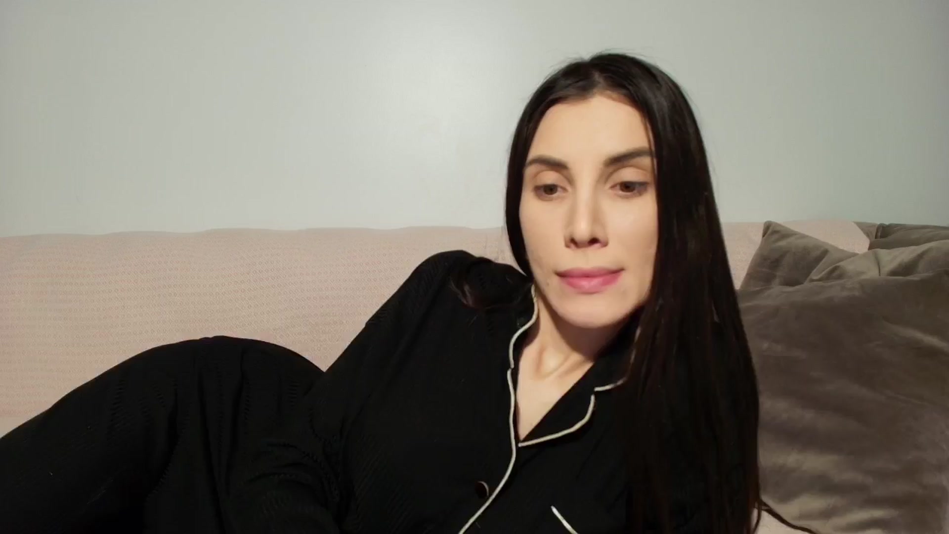 Gallery image thumbnail from Anne_Marieee's myfreecams stream on, 12/31/2025, 14:24 image 20 of 20