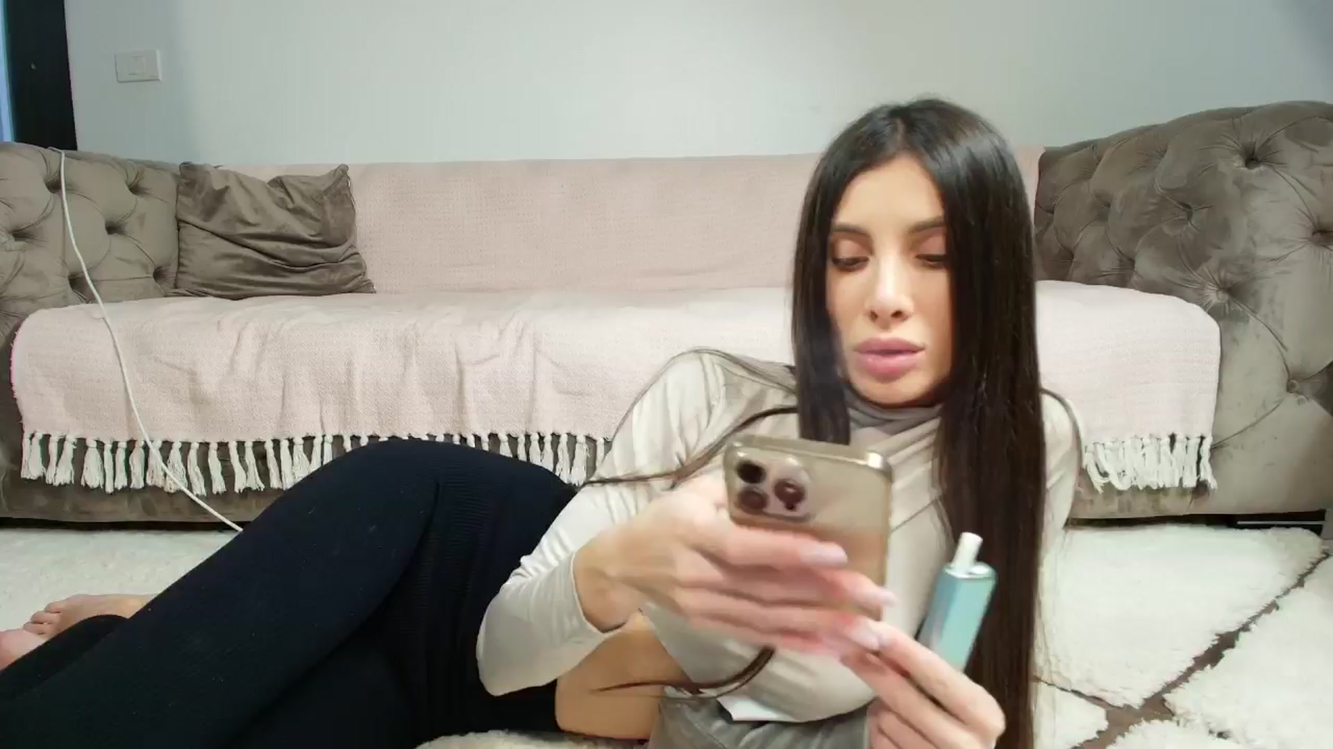 Gallery image thumbnail from Anne_Marieee's myfreecams stream on, 01/06/2026, 20:42 image 12 of 20