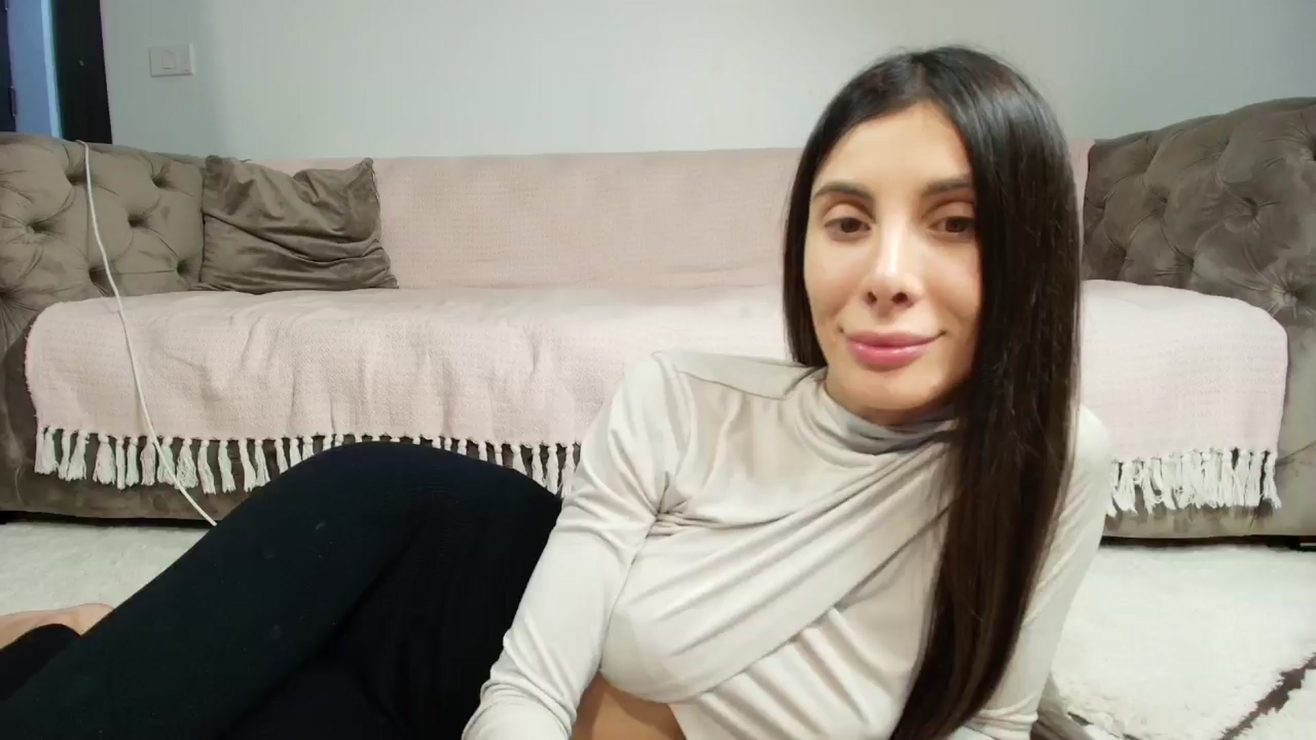 Gallery image thumbnail from Anne_Marieee's myfreecams stream on, 01/06/2026, 23:07 image 8 of 20