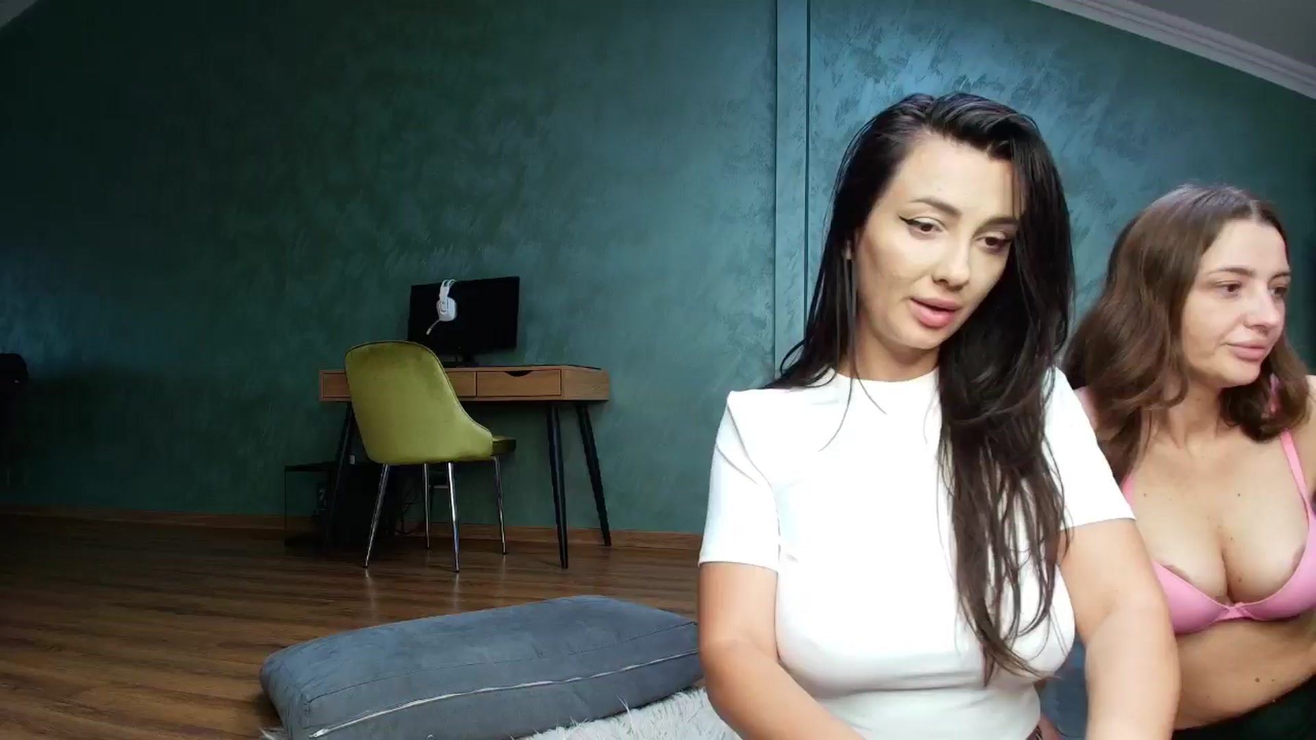 Gallery image thumbnail from Anne_Marieee's myfreecams stream on, 03/28/2026, 14:41 image 11 of 20