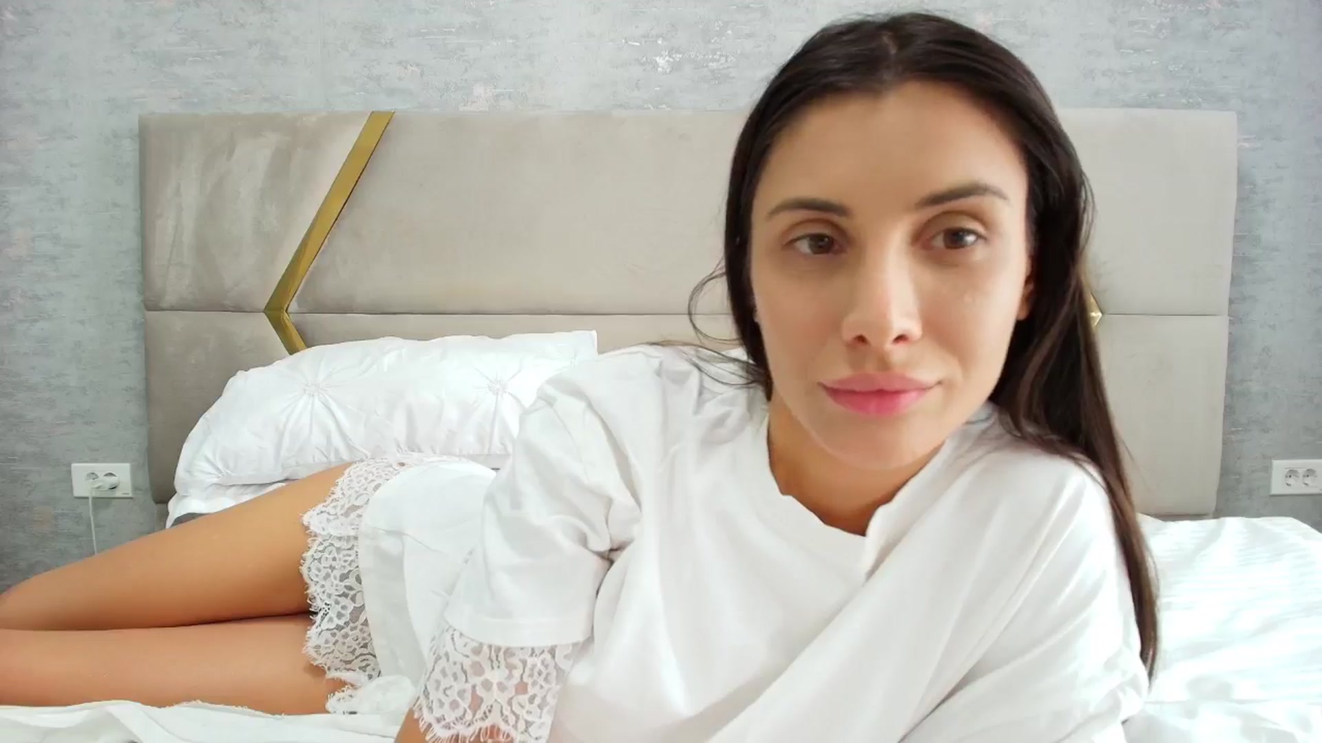Gallery image thumbnail from Anne_Marieee's myfreecams stream on, 04/29/2026, 12:27 image 18 of 20