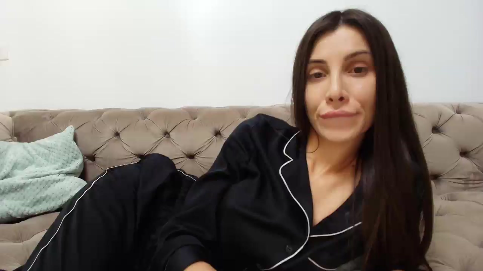 Gallery image thumbnail from Anne_Marieee's myfreecams stream on, 05/15/2026, 21:41 image 17 of 20