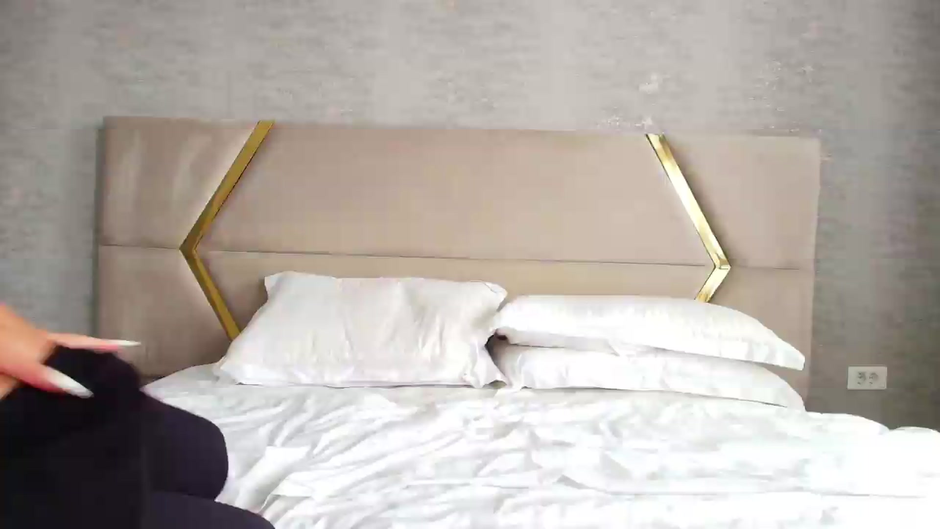 Gallery image thumbnail from Anne_Marieee's myfreecams stream on, 05/21/2026, 09:19 image 1 of 20