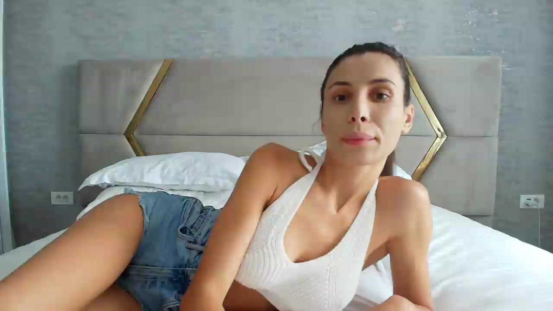 Gallery image thumbnail from Anne_Marieee's myfreecams stream on, 07/07/2026, 09:30 image 13 of 20