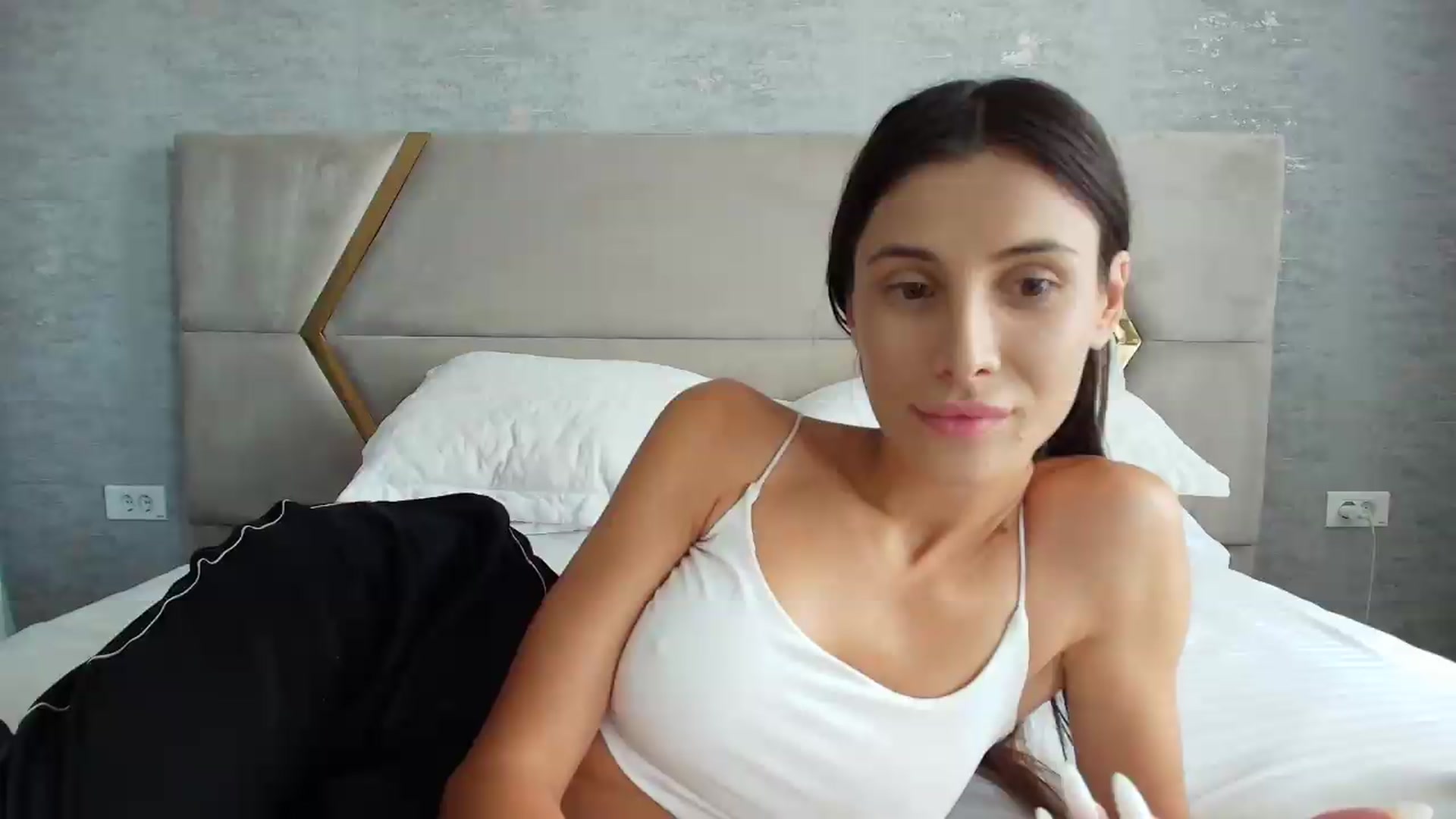 Gallery image thumbnail from Anne_Marieee's myfreecams stream on, 07/09/2026, 09:51 image 6 of 20