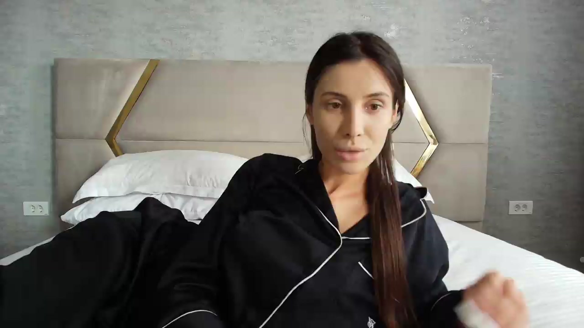 Gallery image thumbnail from Anne_Marieee's myfreecams stream on, 07/16/2026, 08:50 image 2 of 20