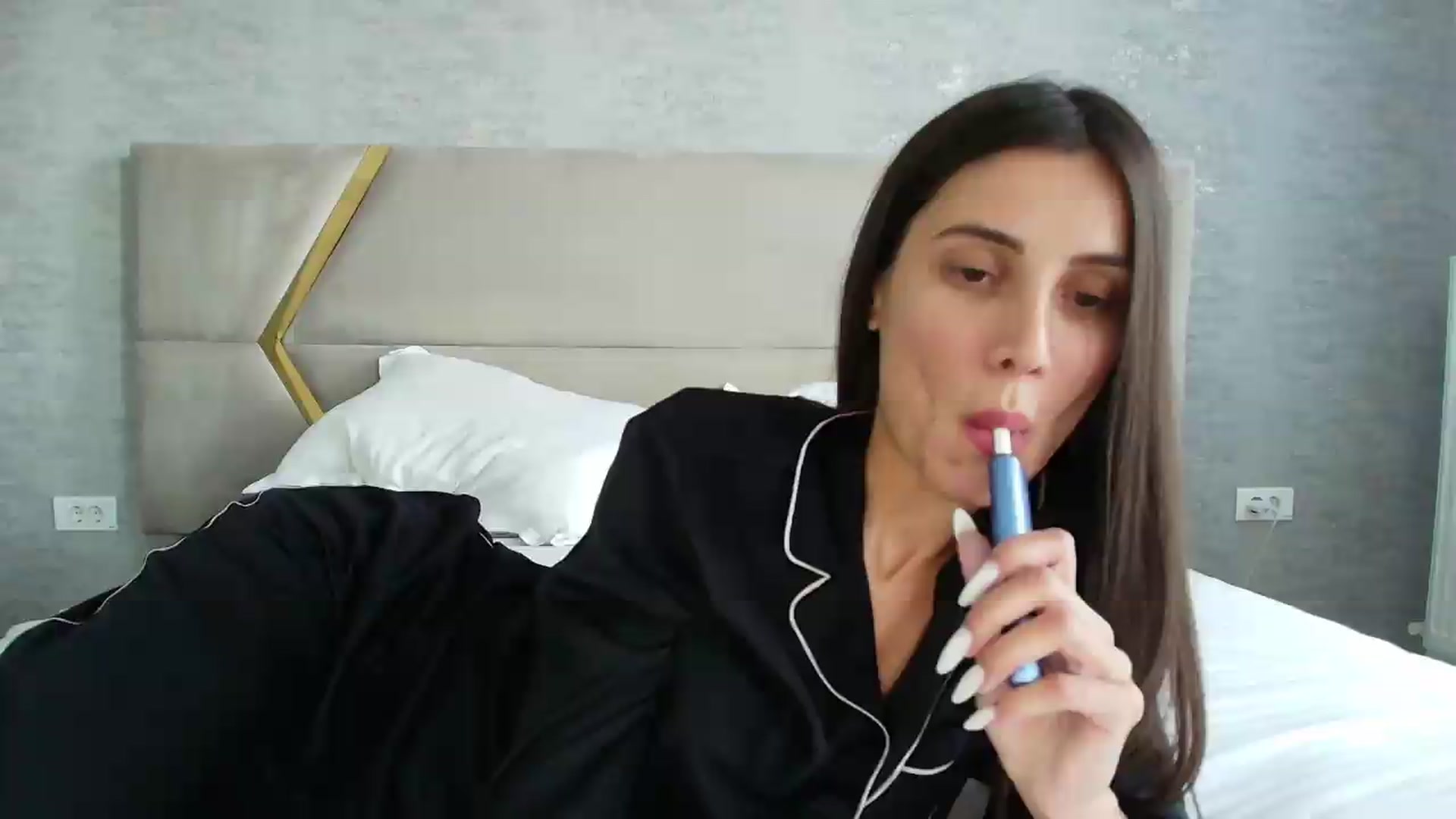 Gallery image thumbnail from Anne_Marieee's myfreecams stream on, 07/17/2026, 11:20 image 4 of 20