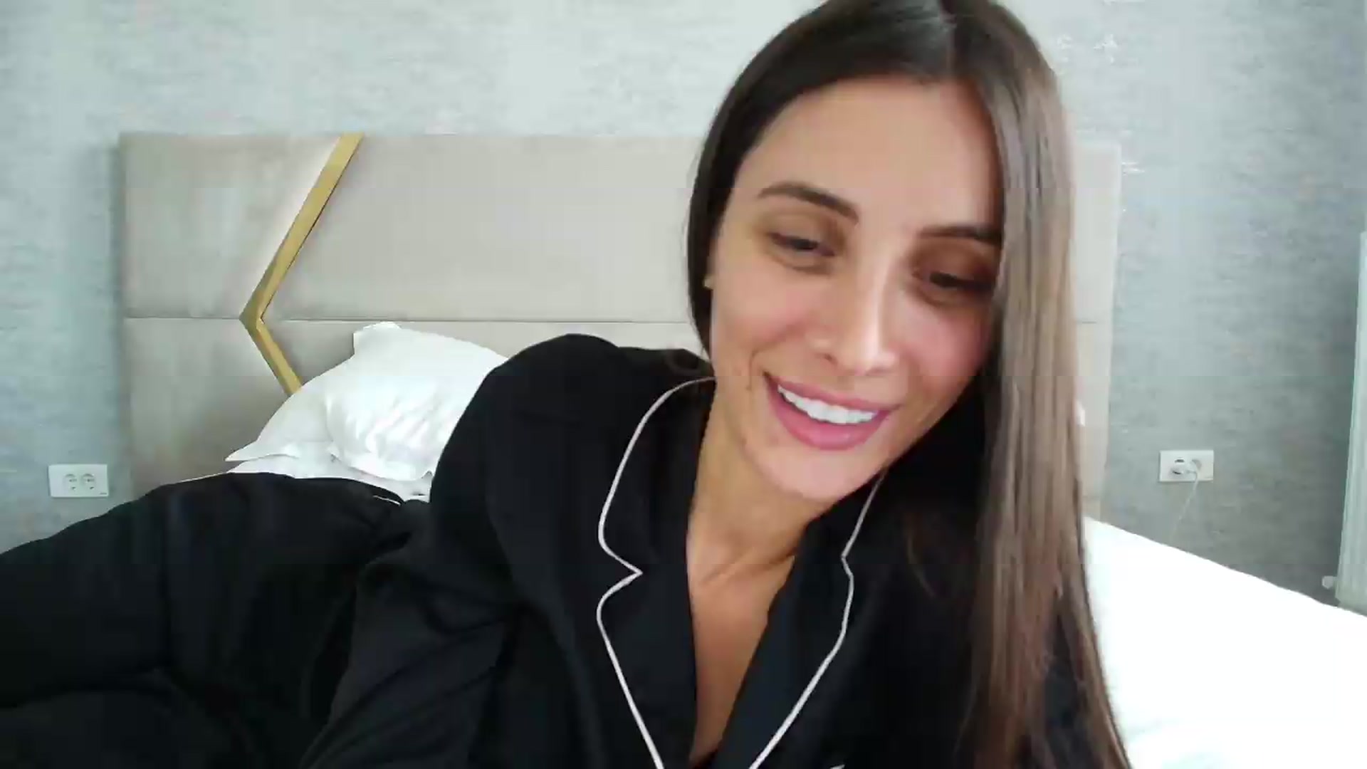 Gallery image thumbnail from Anne_Marieee's myfreecams stream on, 07/17/2026, 11:20 image 2 of 20
