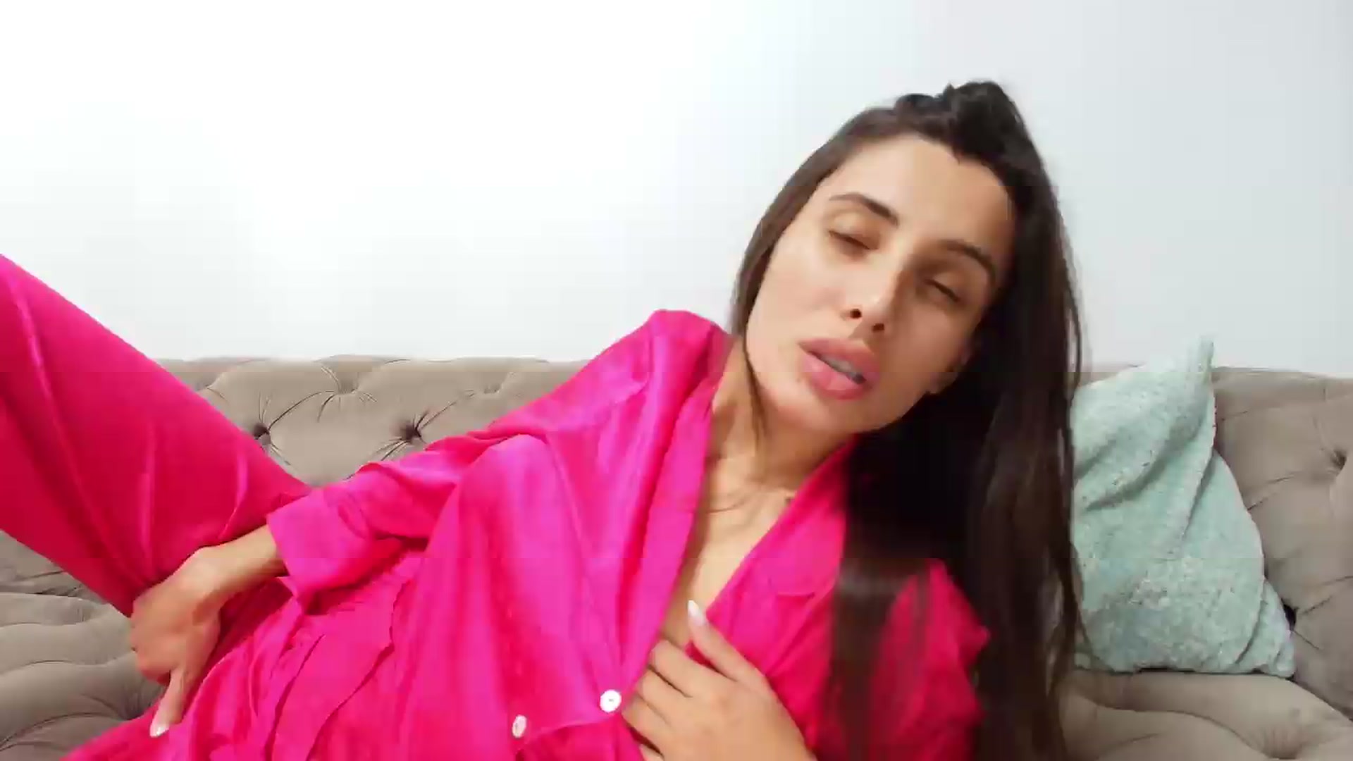 Gallery image thumbnail from Anne_Marieee's myfreecams stream on, 08/01/2026, 21:24 image 4 of 20