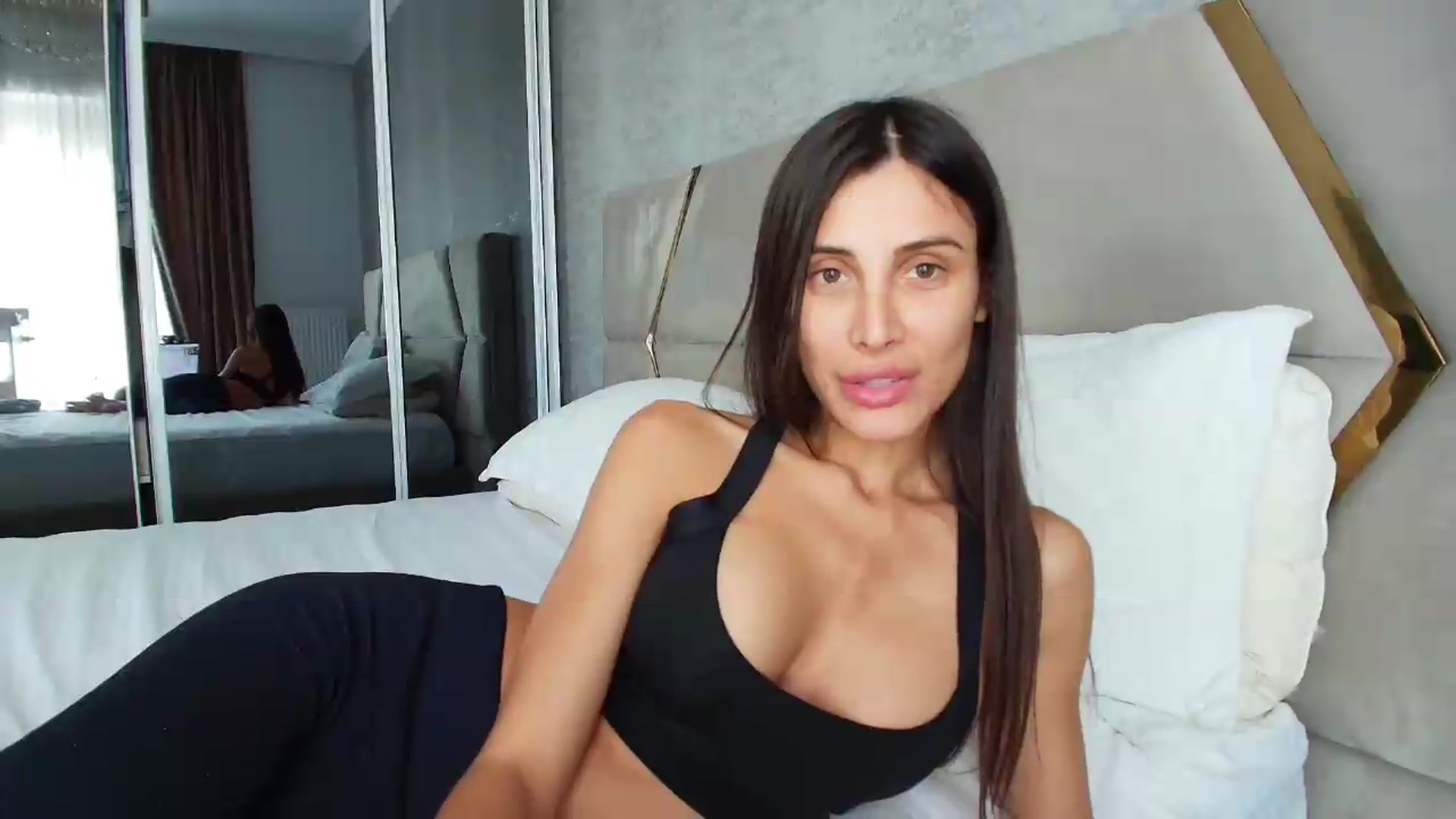 Gallery image thumbnail from Anne_Marieee's myfreecams stream on, 08/05/2026, 08:42 image 18 of 20