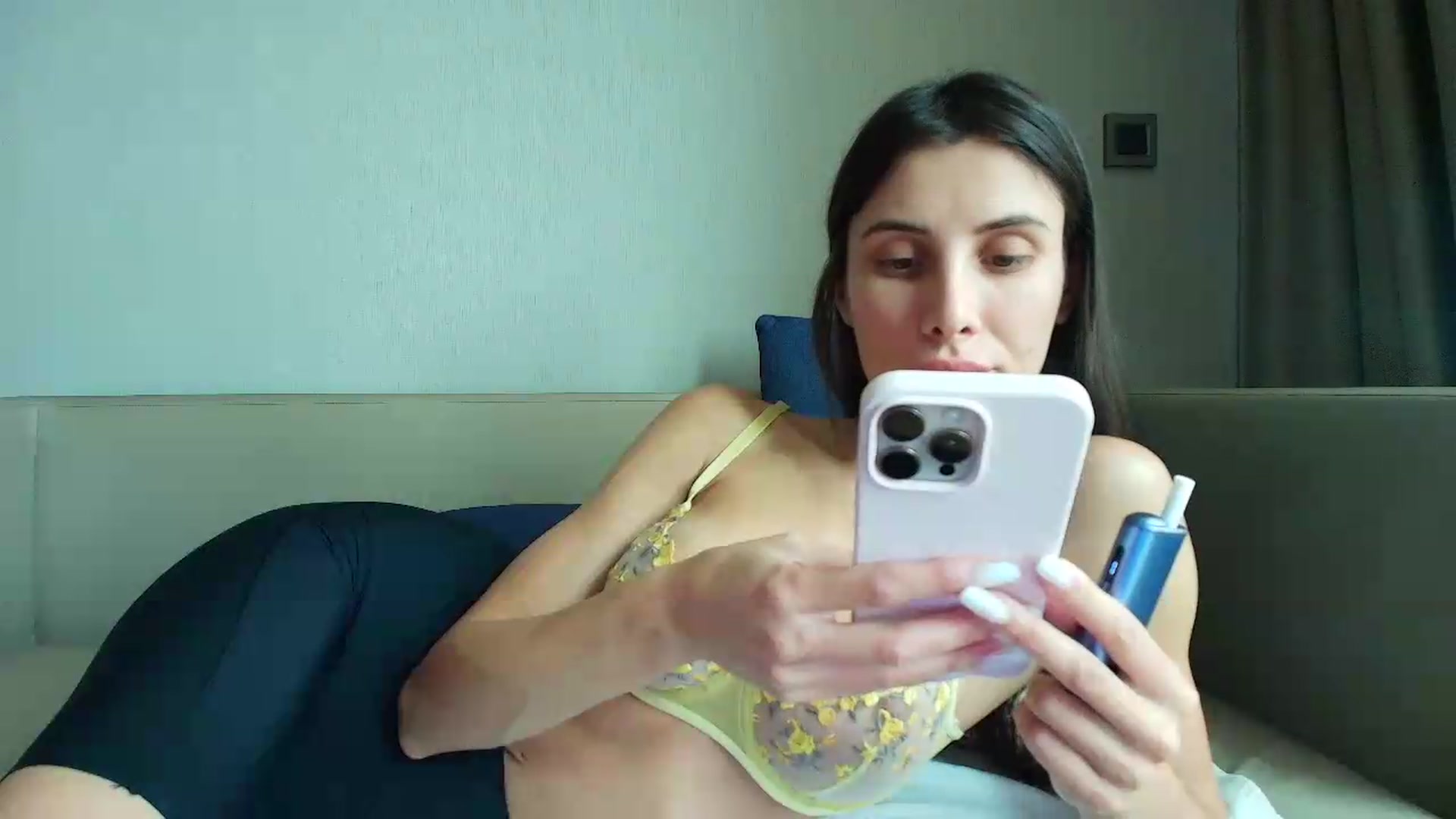 Gallery image thumbnail from Anne_Marieee's myfreecams stream on, 08/17/2026, 12:44 image 19 of 20
