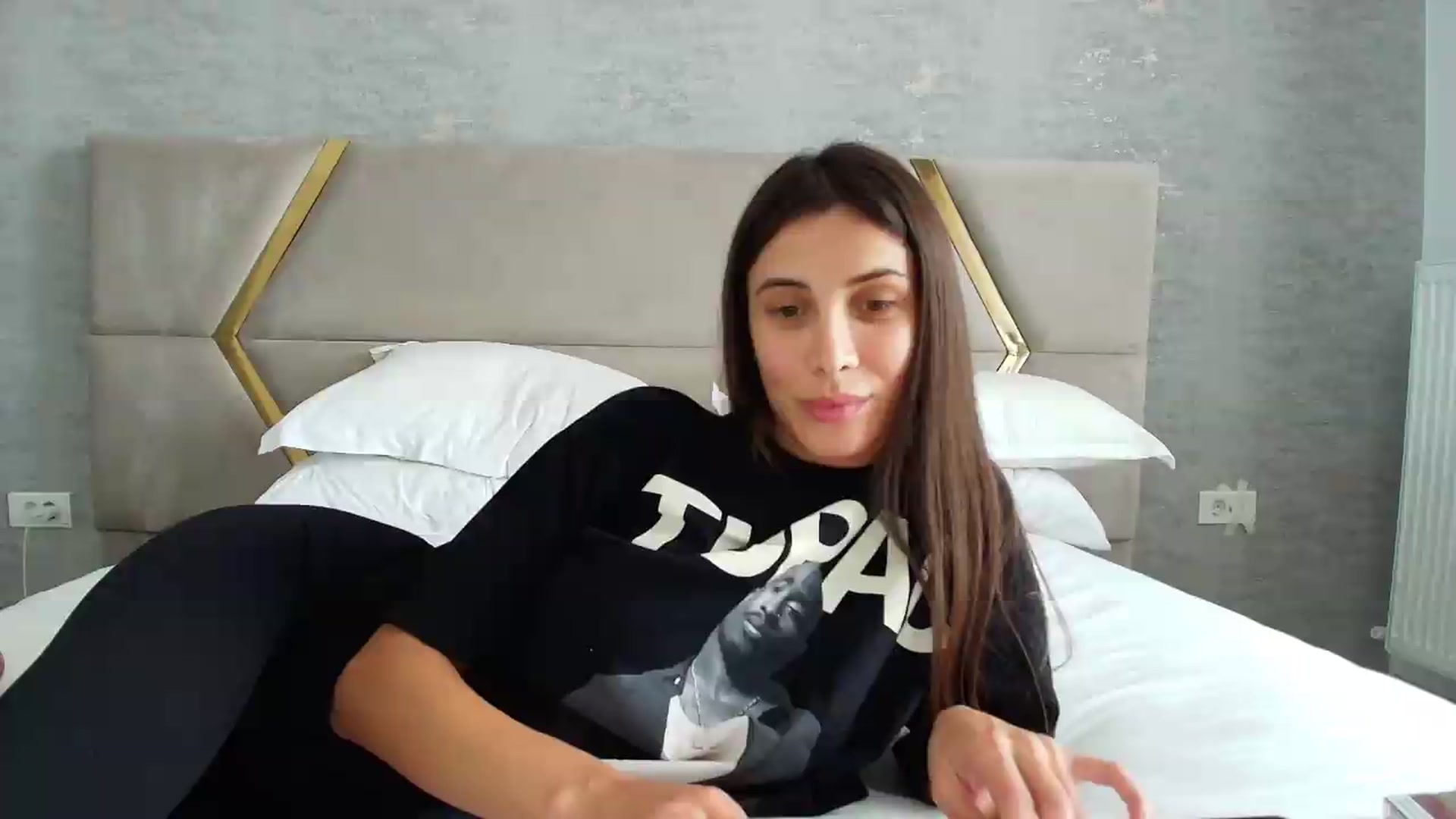 Gallery image thumbnail from Anne_Marieee's myfreecams stream on, 08/28/2026, 11:16 image 5 of 20