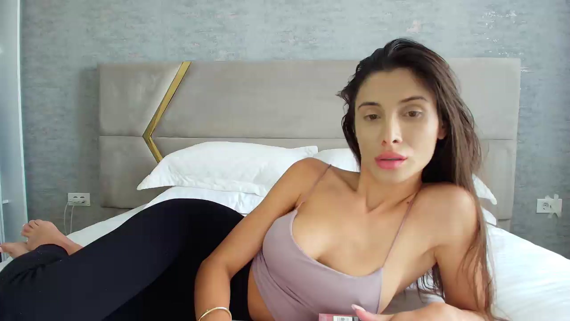 Gallery image thumbnail from Anne_Marieee's myfreecams stream on, 09/07/2026, 09:04 image 8 of 20
