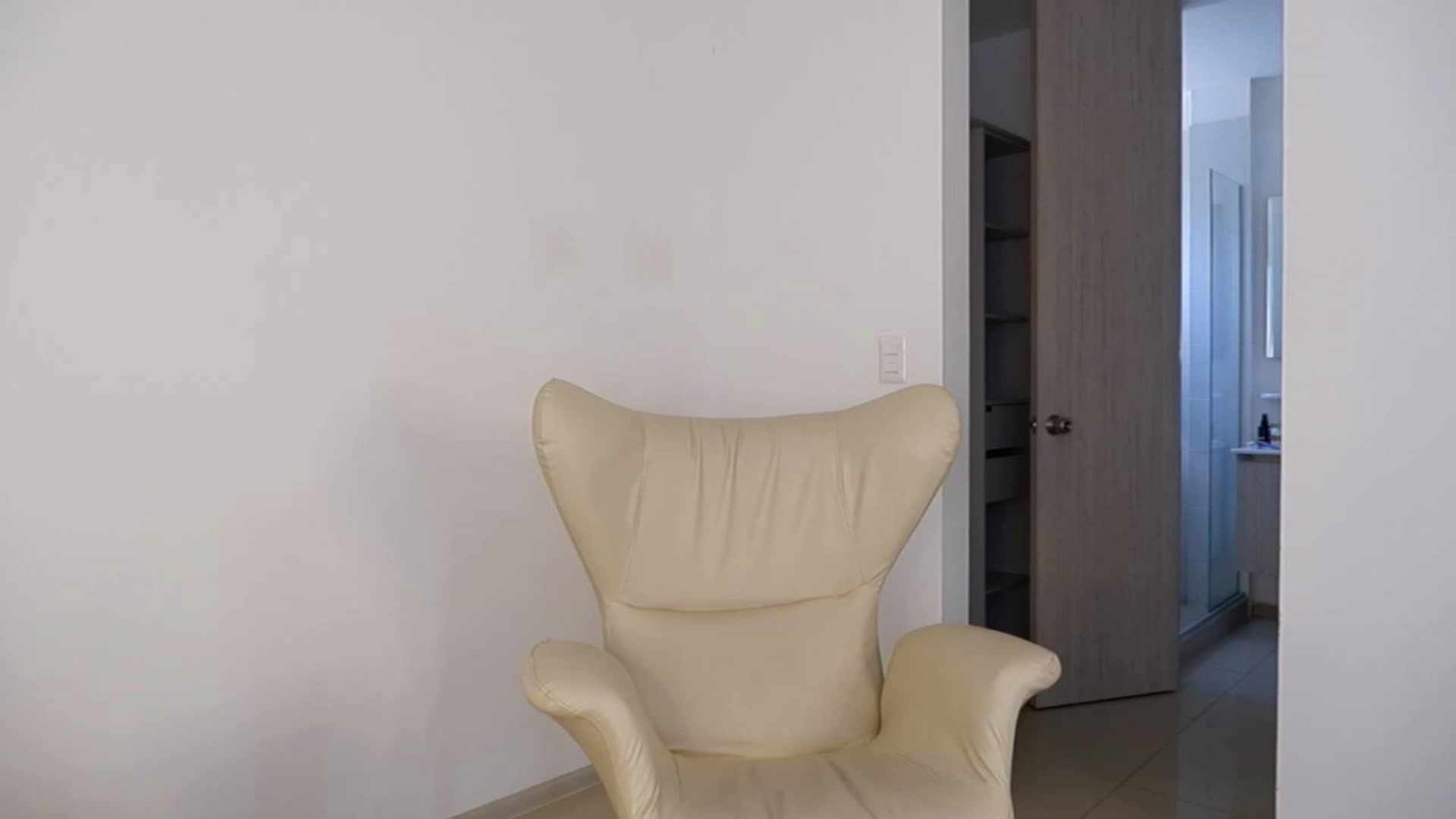Gallery image thumbnail from Anne_boleyn_'s myfreecams stream on, 07/20/2023, 17:50 image 3 of 20
