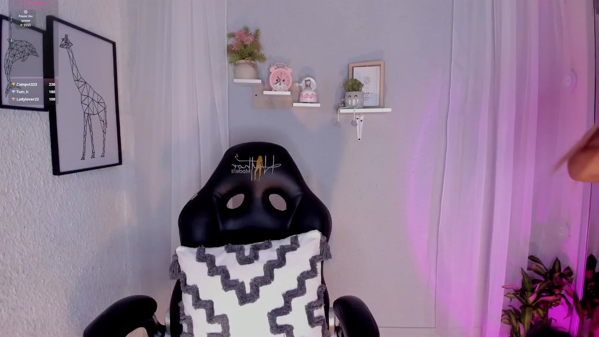 Gallery image thumbnail from Anne_caramelo's myfreecams stream on, 01/14/2025, 18:28 image 19 of 20