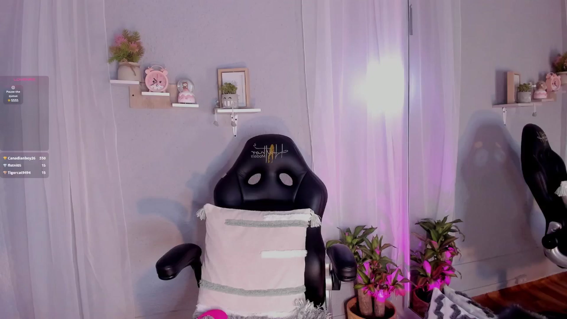 Gallery image thumbnail from Anne_caramelo's myfreecams stream on, 01/17/2025, 14:57 image 11 of 20