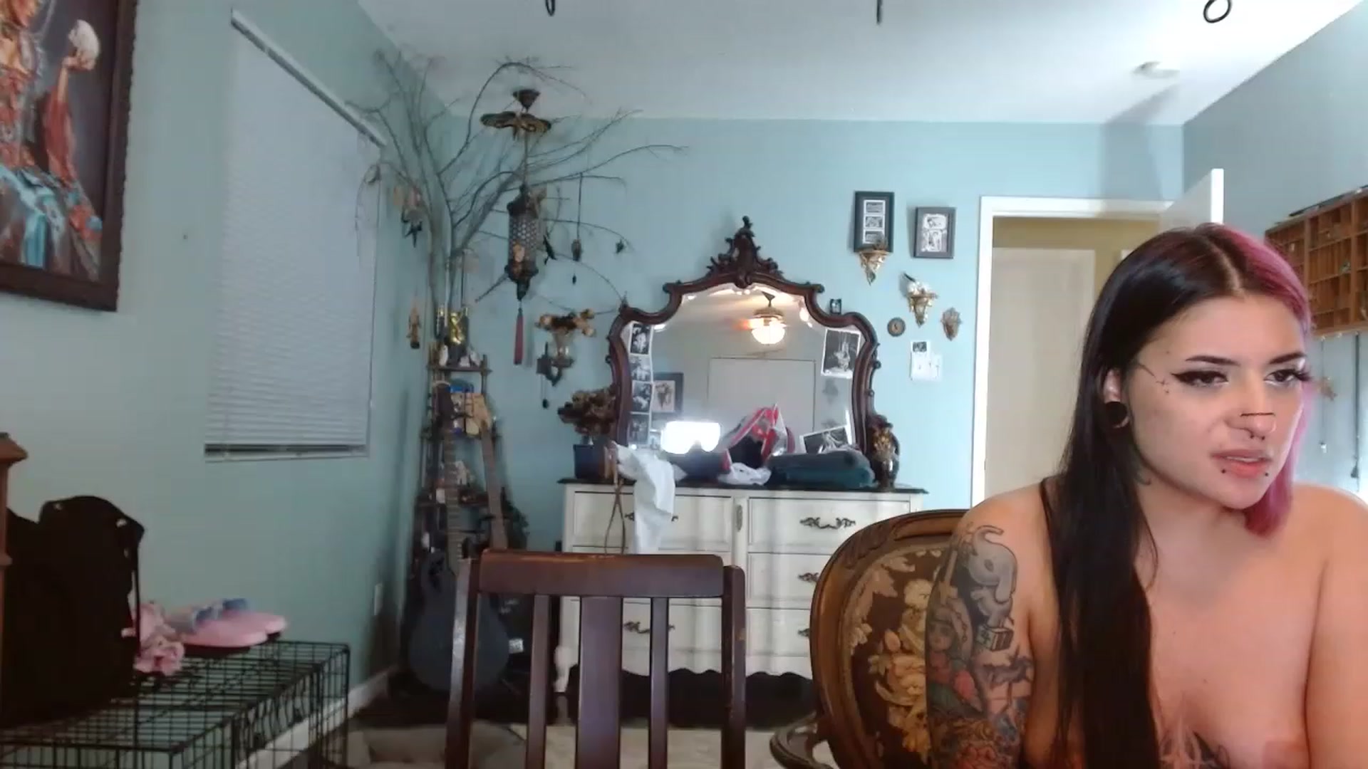 Gallery image thumbnail from Anne_mfc's myfreecams stream on, 12/04/2022, 09:20 image 6 of 20