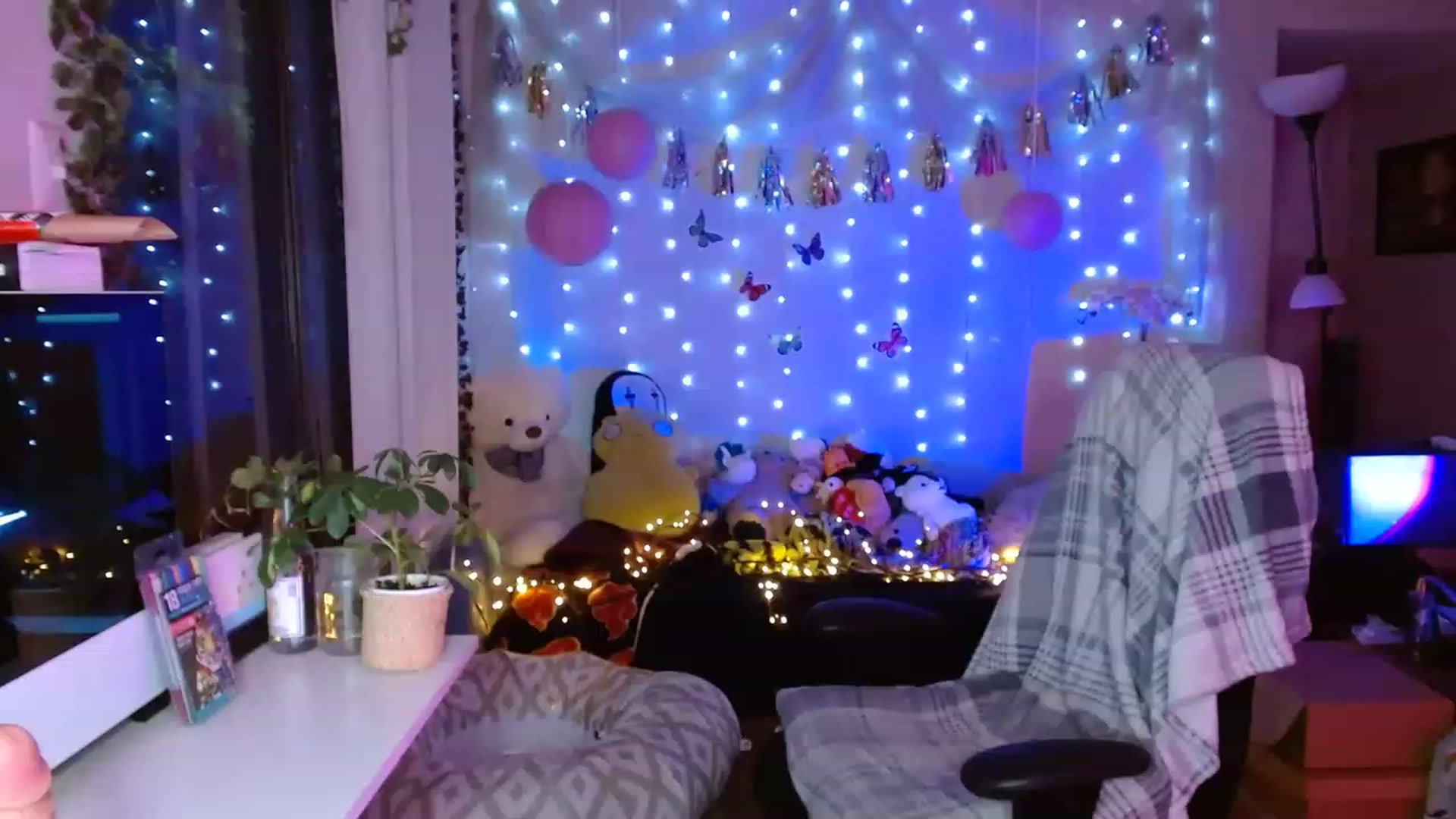 Gallery image thumbnail from Anne_mfc's myfreecams stream on, 07/28/2023, 07:21 image 5 of 20
