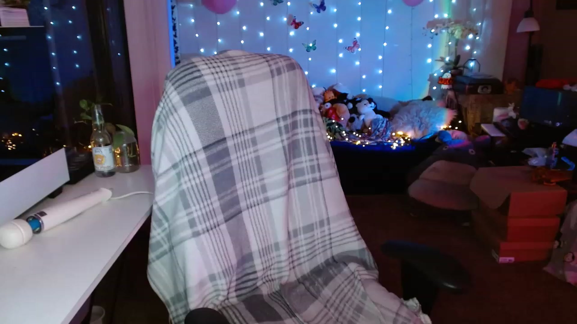 Gallery image thumbnail from Anne_mfc's myfreecams stream on, 08/11/2023, 07:39 image 2 of 20