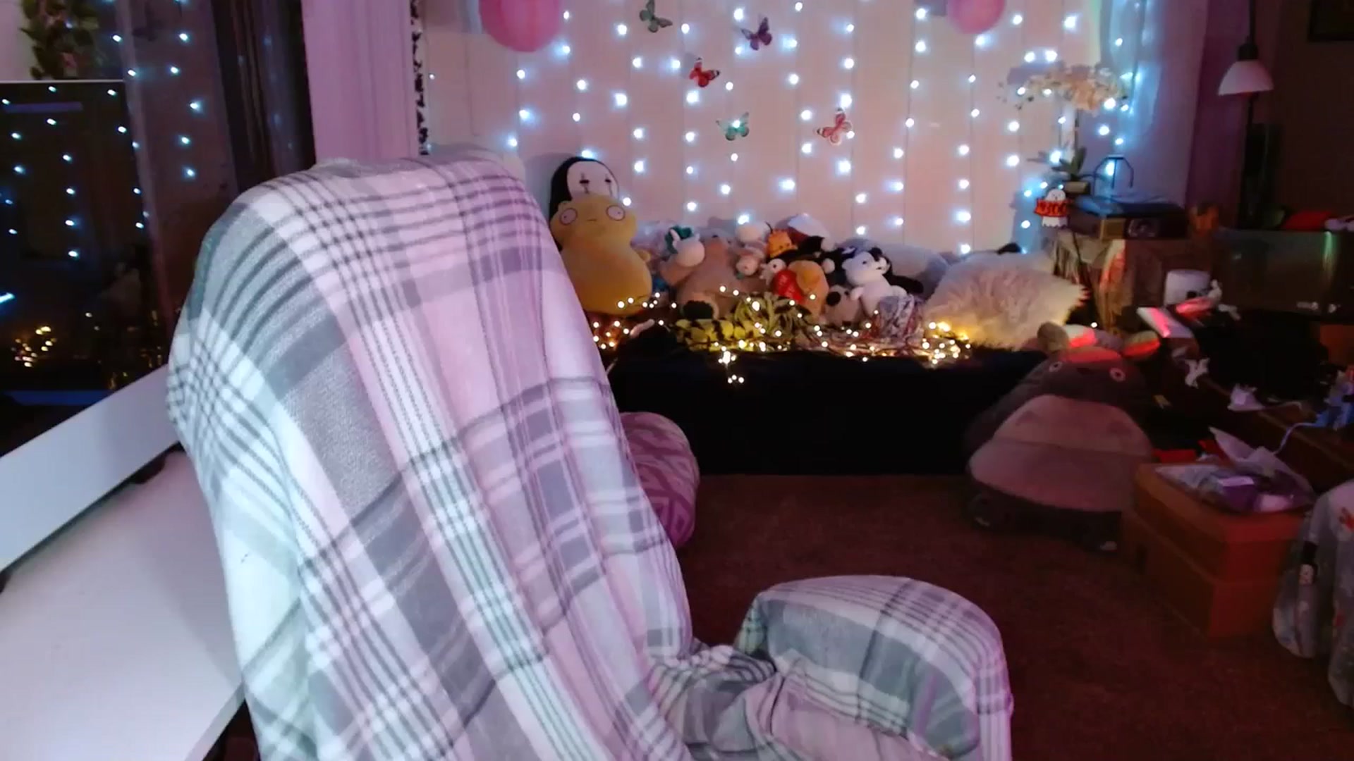 Gallery image thumbnail from Anne_mfc's myfreecams stream on, 08/20/2023, 08:20 image 15 of 20