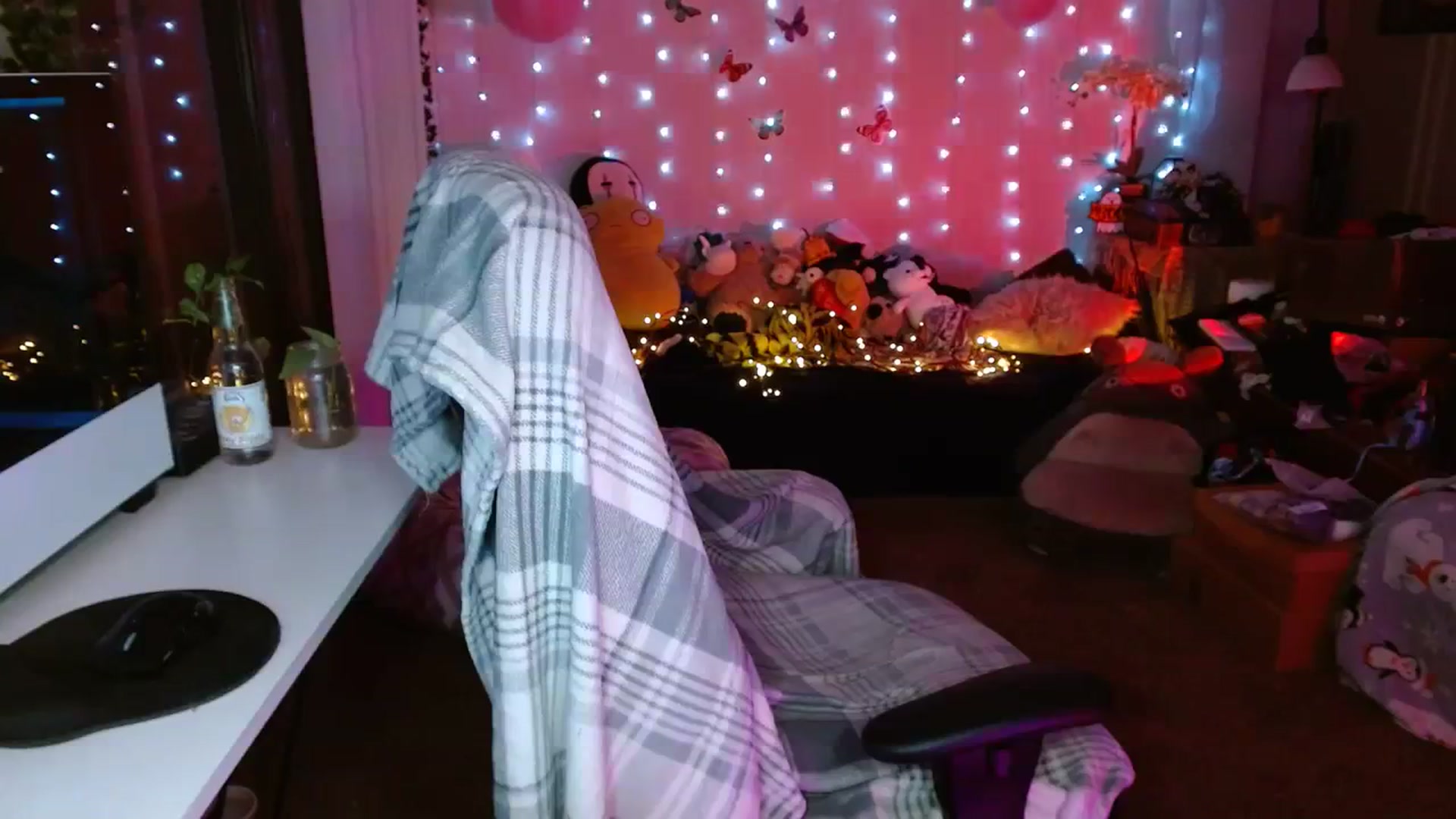 Gallery image thumbnail from Anne_mfc's myfreecams stream on, 08/29/2023, 05:30 image 6 of 20