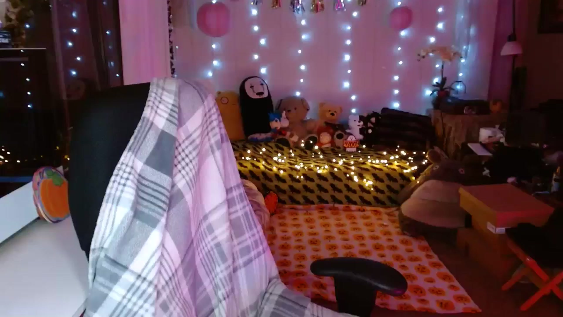 Gallery image thumbnail from Anne_mfc's myfreecams stream on, 09/06/2023, 08:07 image 8 of 20