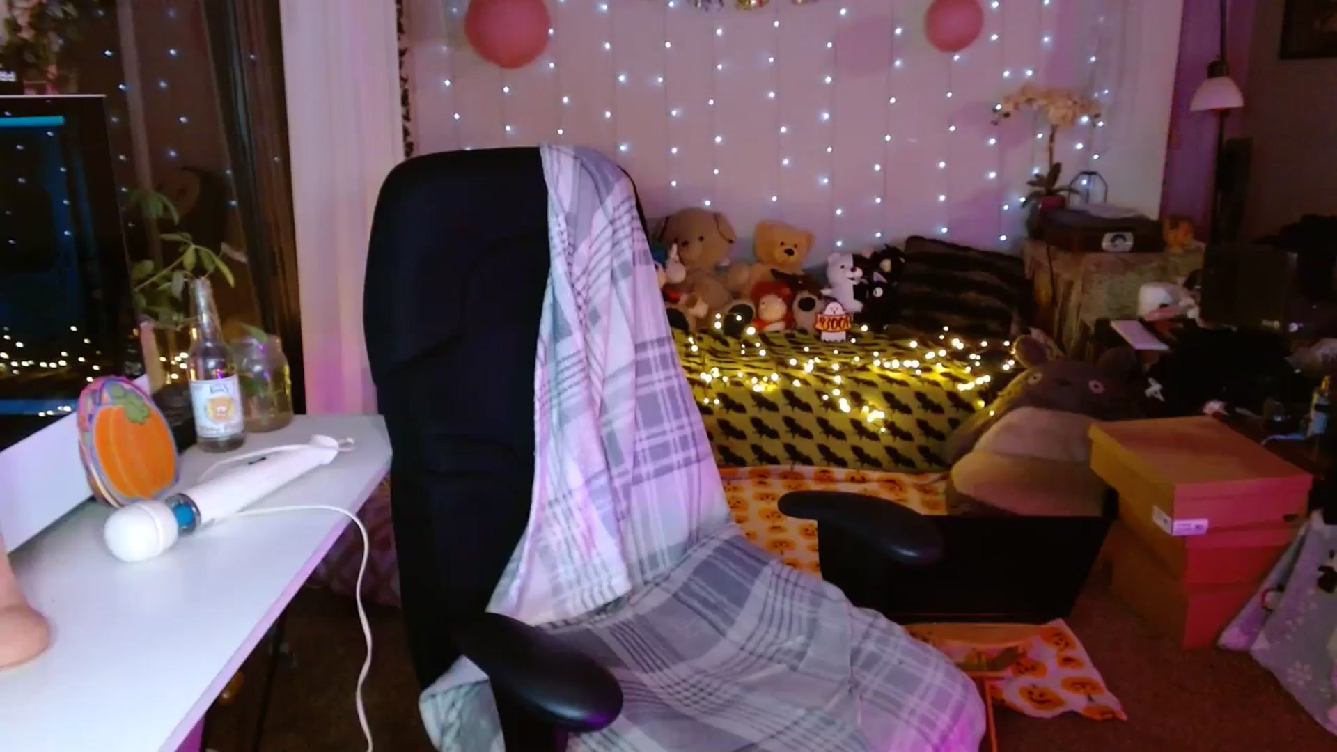 Gallery image thumbnail from Anne_mfc's myfreecams stream on, 09/06/2023, 08:07 image 19 of 20