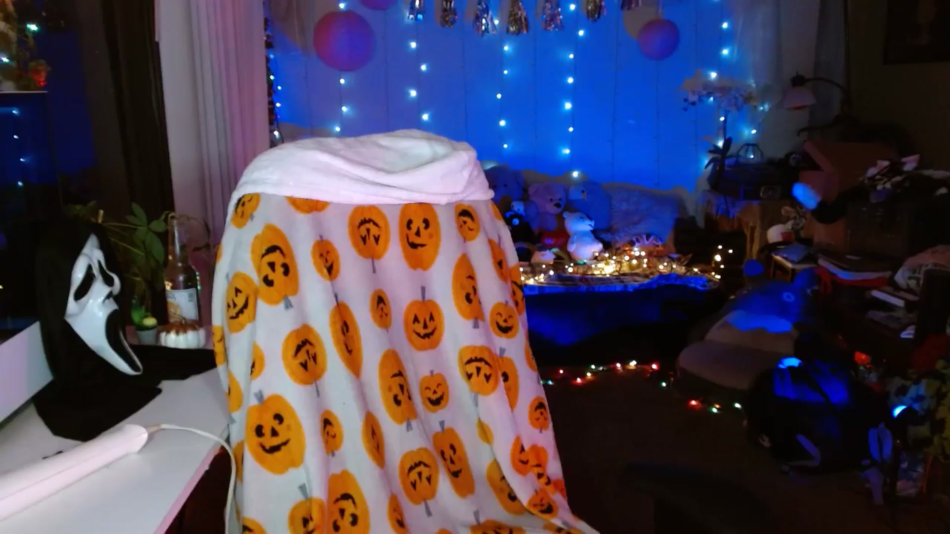 Gallery image thumbnail from Anne_mfc's myfreecams stream on, 10/31/2024, 08:29 image 3 of 20