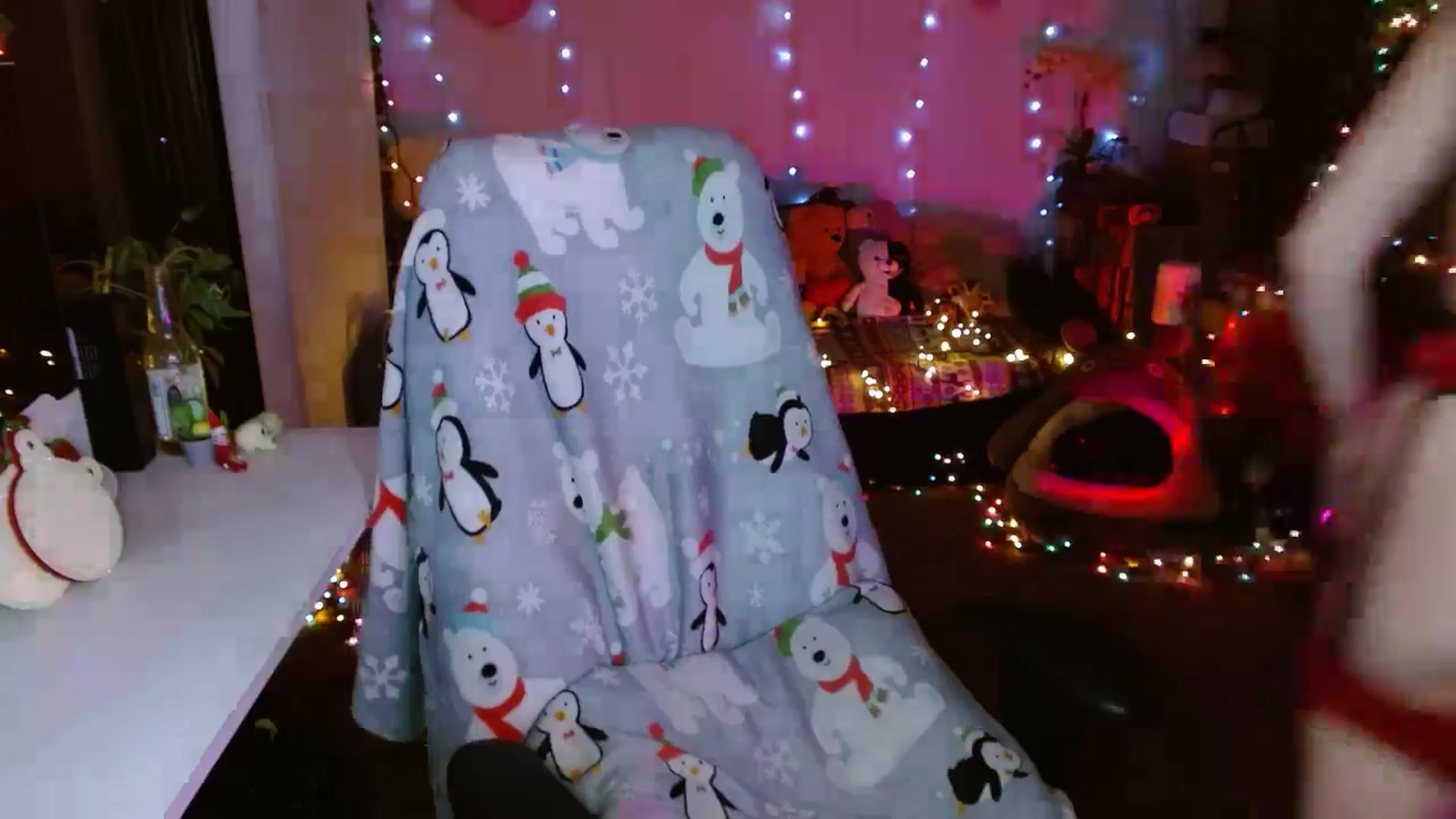 Gallery image thumbnail from Anne_mfc's myfreecams stream on, 12/17/2024, 10:18 image 4 of 20