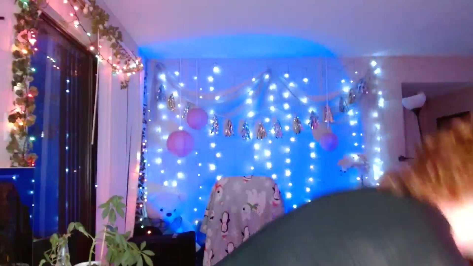 Gallery image thumbnail from Anne_mfc's myfreecams stream on, 05/03/2025, 10:09 image 9 of 20