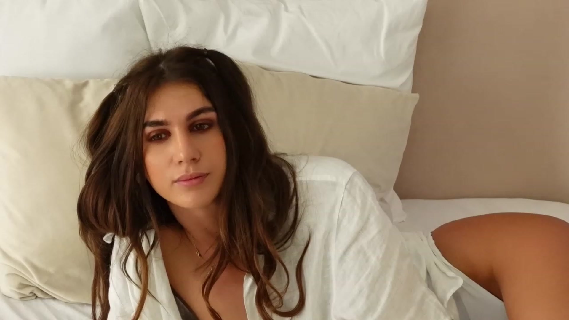 Gallery image thumbnail from AnnebelleRose's myfreecams stream on, 05/19/2023, 11:46 image 9 of 20