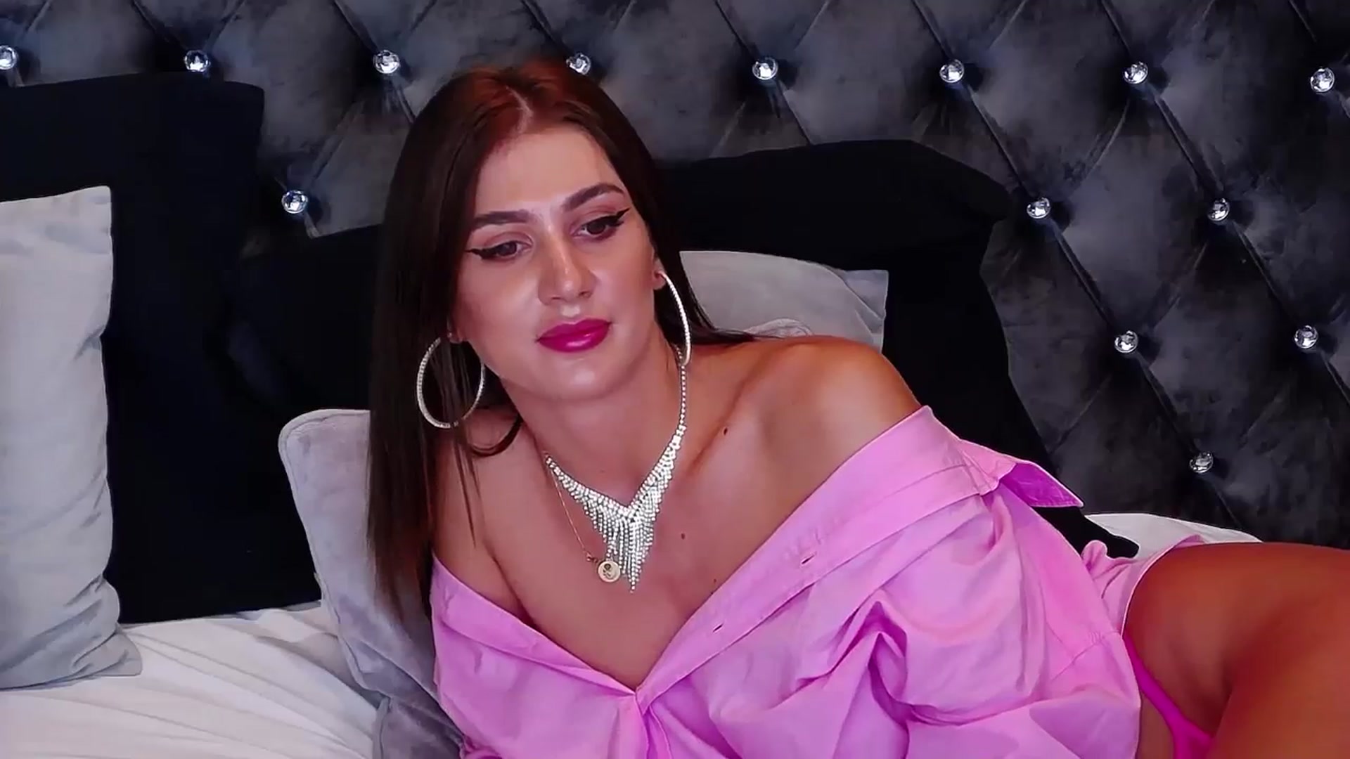 Gallery image thumbnail from AnnebelleRose's myfreecams stream on, 11/16/2023, 10:59 image 4 of 20