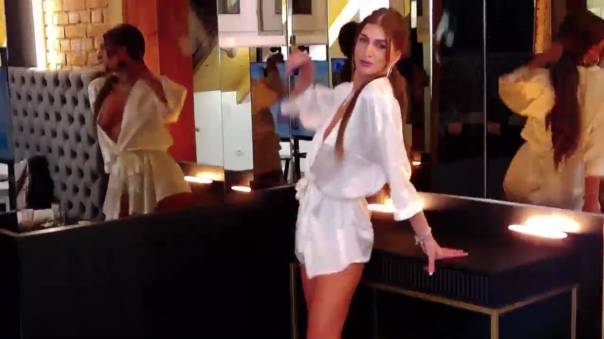 Gallery image thumbnail from AnnebelleRose's myfreecams stream on, 11/21/2023, 11:53 image 15 of 20