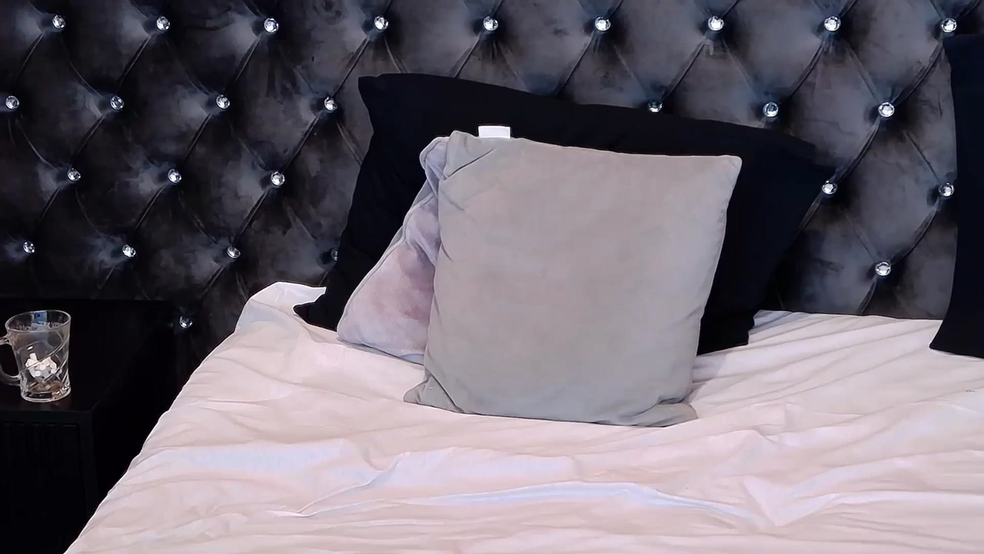 Gallery image thumbnail from AnnebelleRose's myfreecams stream on, 11/21/2023, 13:13 image 6 of 20