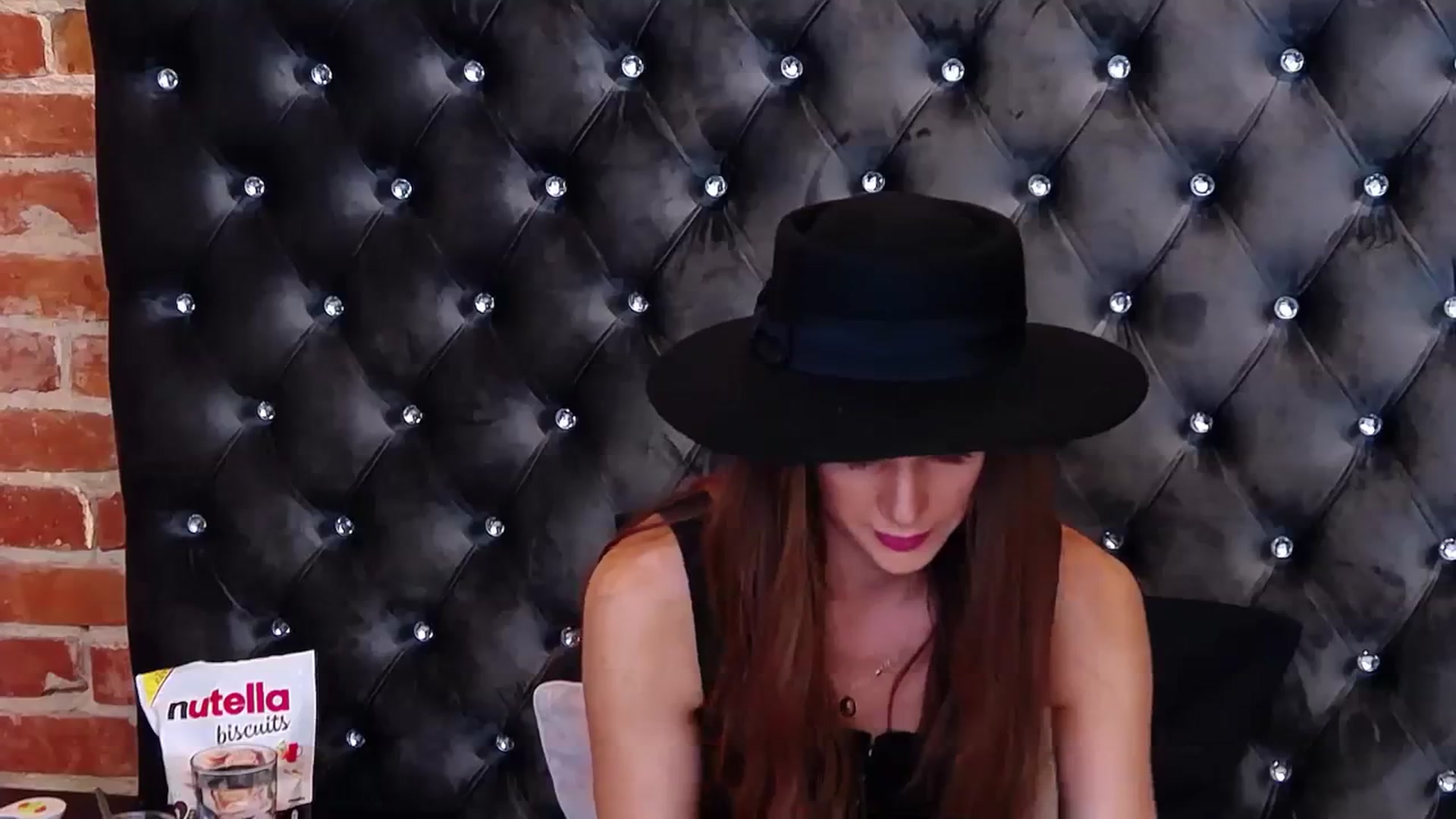 Gallery image thumbnail from AnnebelleRose's myfreecams stream on, 12/20/2023, 07:13 image 5 of 20
