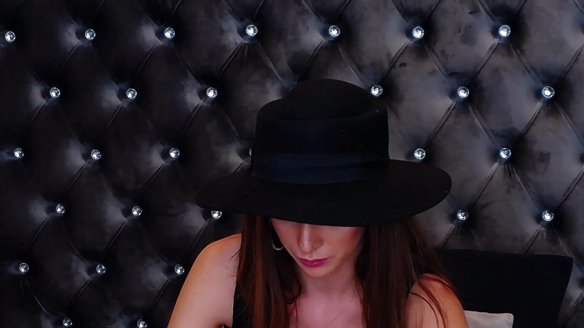 Gallery image thumbnail from AnnebelleRose's myfreecams stream on, 12/20/2023, 12:00 image 15 of 20