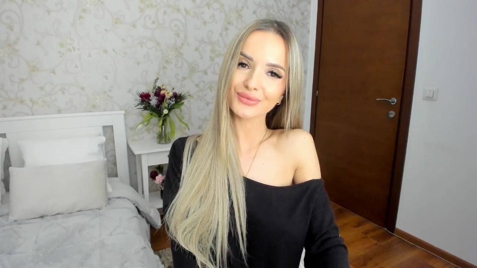 Gallery image thumbnail from Anneexx's myfreecams stream on, 03/04/2025, 15:39 image 2 of 20