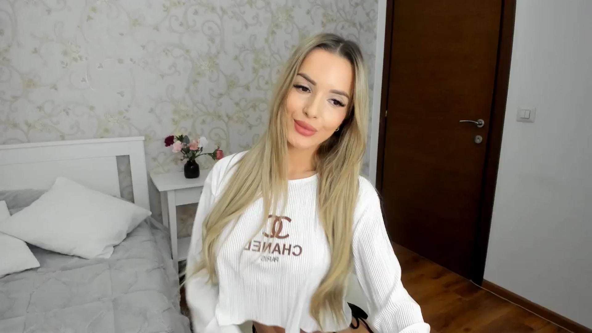 Gallery image thumbnail from Anneexx's myfreecams stream on, 03/13/2025, 08:38 image 2 of 20
