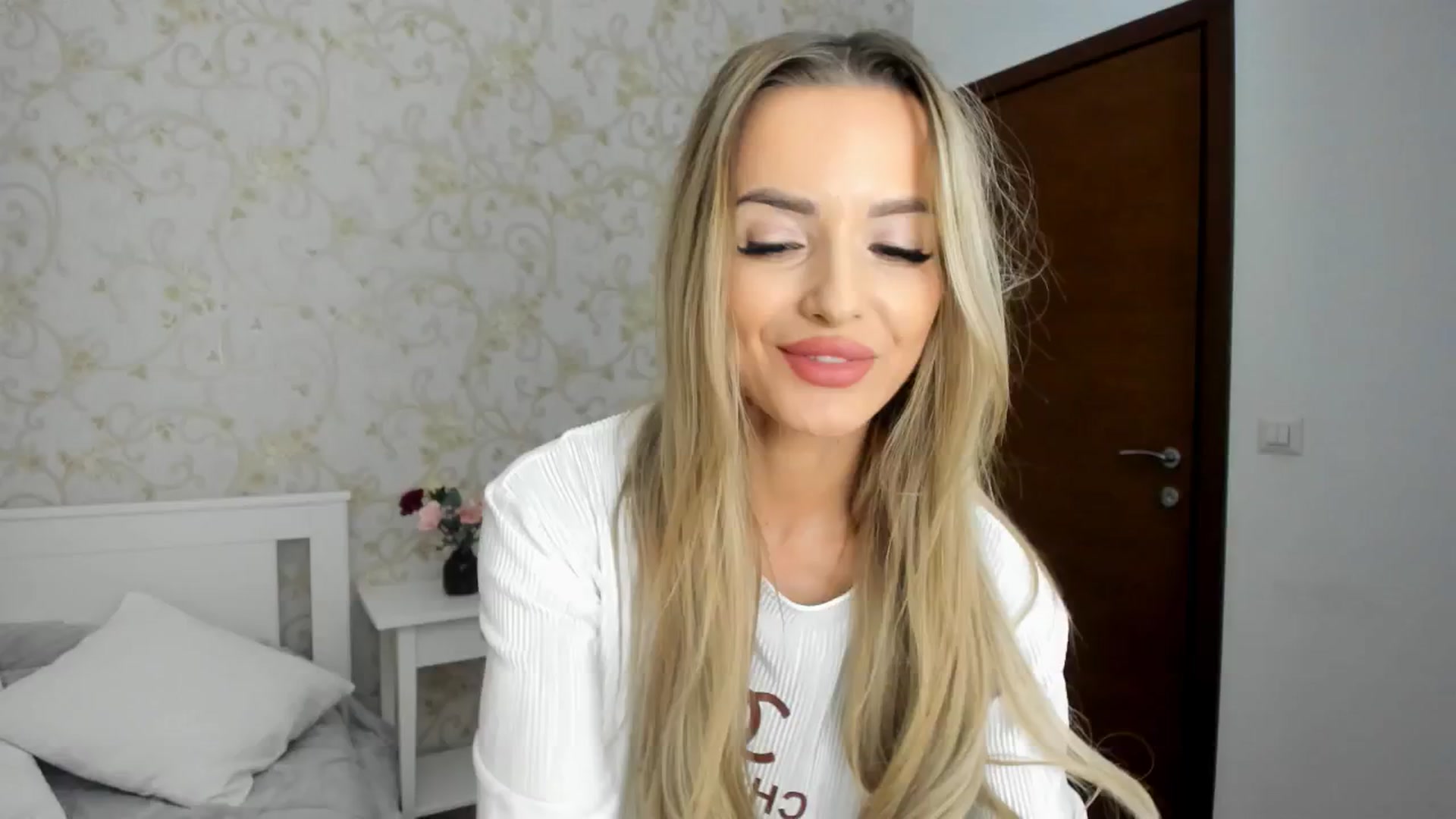 Gallery image thumbnail from Anneexx's myfreecams stream on, 03/13/2025, 08:38 image 3 of 20