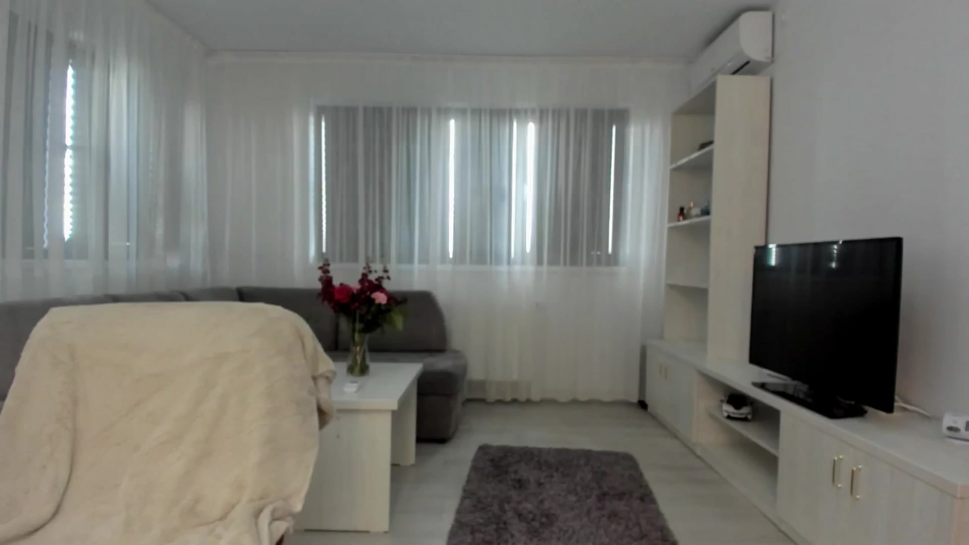 Gallery image thumbnail from Anneexx's myfreecams stream on, 05/13/2025, 10:00 image 7 of 20