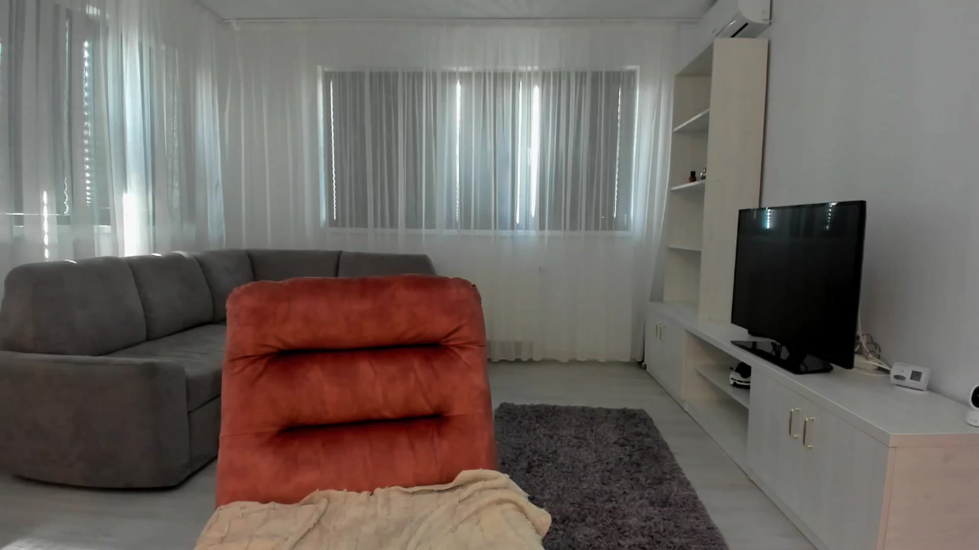 Gallery image thumbnail from Anneexx's myfreecams stream on, 05/29/2025, 13:05 image 8 of 20