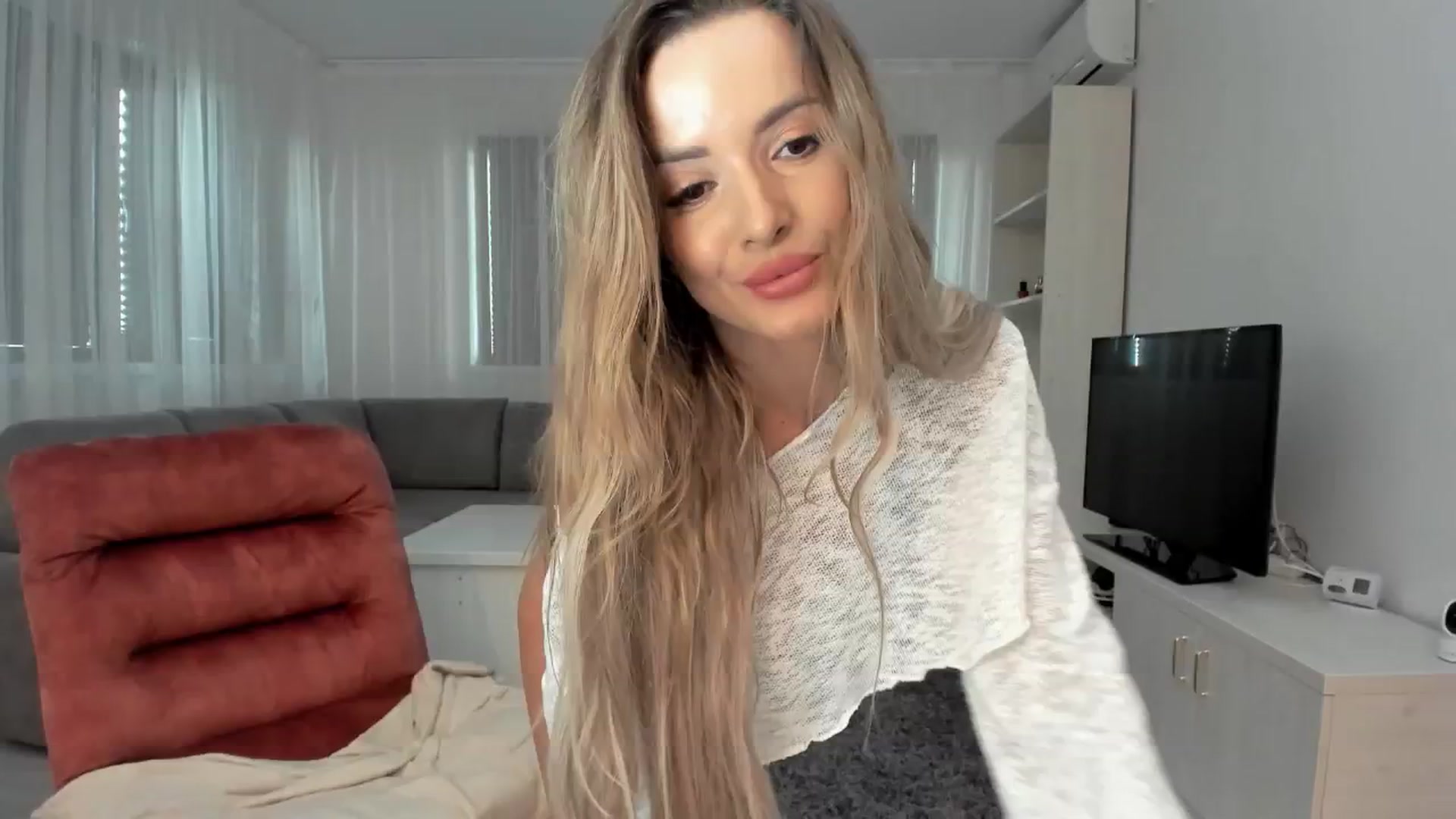Gallery image thumbnail from Anneexx's myfreecams stream on, 05/30/2025, 07:55 image 11 of 20