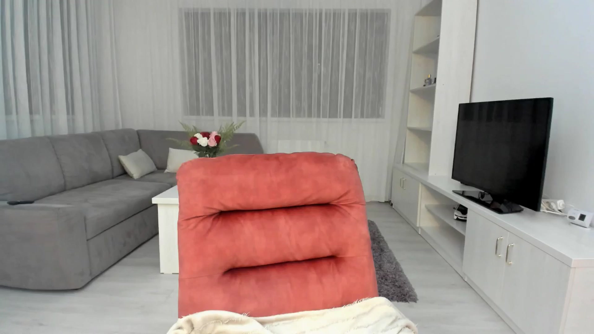 Gallery image thumbnail from Anneexx's myfreecams stream on, 07/17/2025, 19:31 image 16 of 20