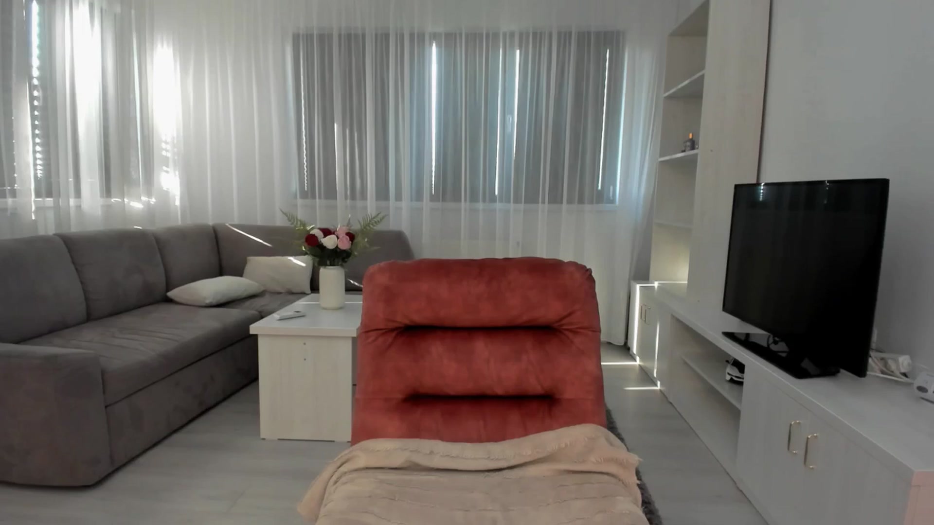 Gallery image thumbnail from Anneexx's myfreecams stream on, 07/21/2025, 15:52 image 20 of 20