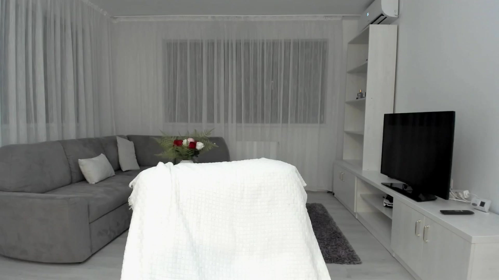 Gallery image thumbnail from Anneexx's myfreecams stream on, 07/25/2025, 21:01 image 20 of 20