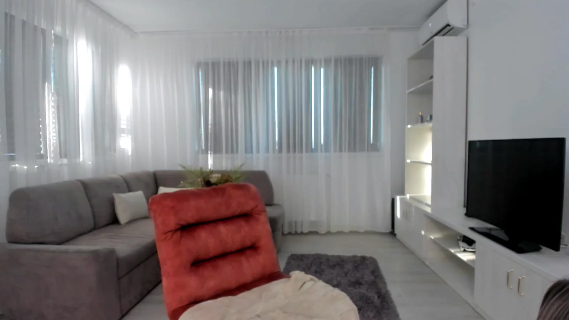 Gallery image thumbnail from Anneexx's myfreecams stream on, 08/10/2025, 16:14 image 18 of 20