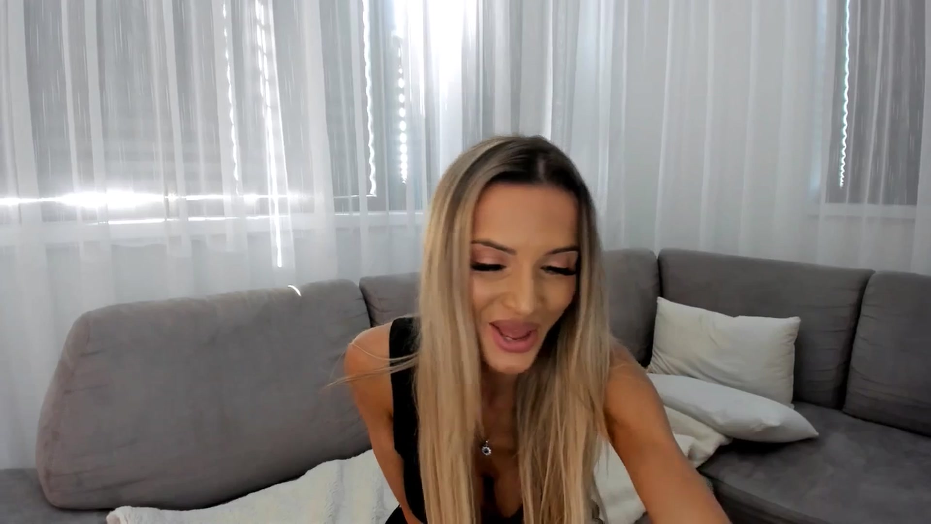 Gallery image thumbnail from Anneexx's myfreecams stream on, 08/13/2025, 15:56 image 13 of 20