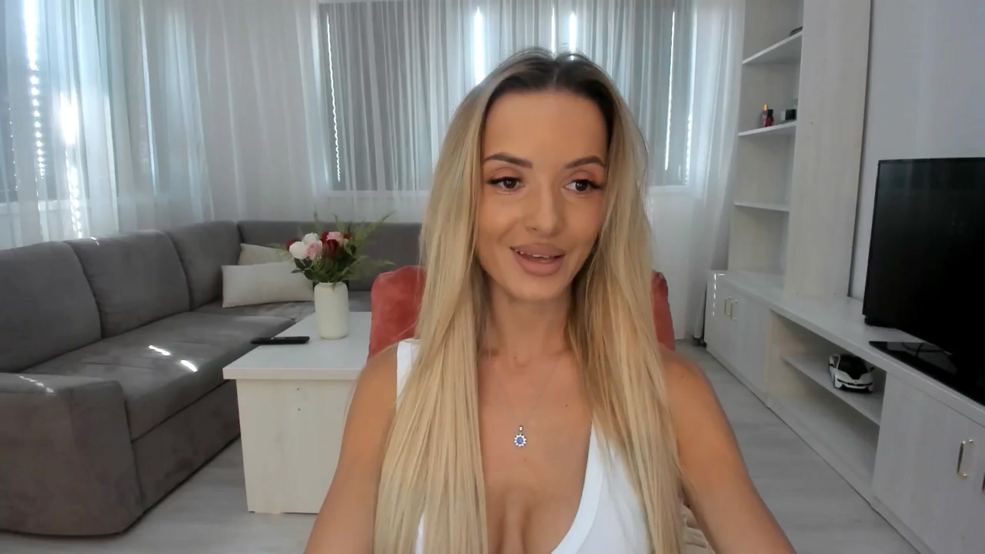 Gallery image thumbnail from Anneexx's myfreecams stream on, 08/25/2025, 12:41 image 20 of 20